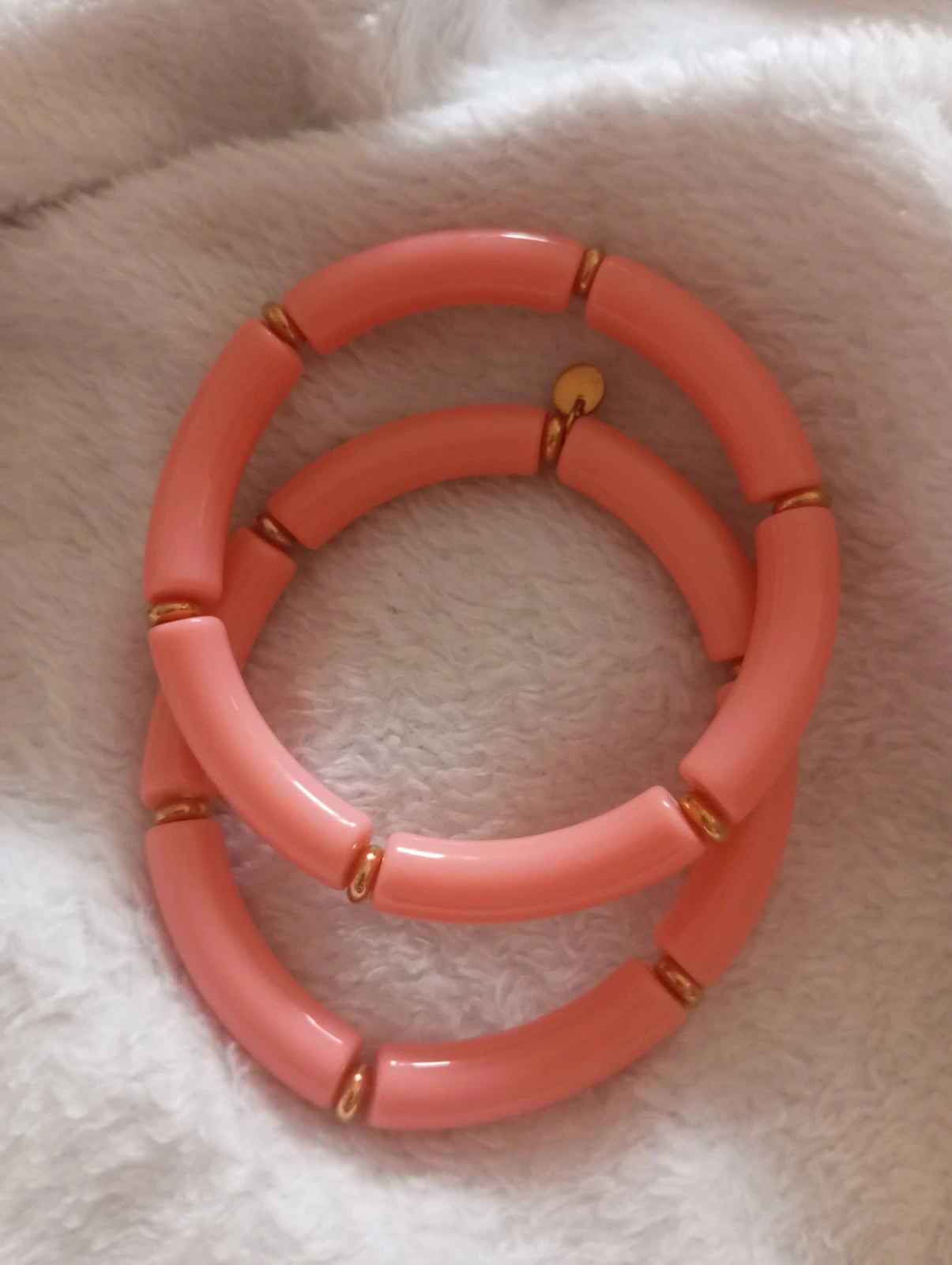 Dúo de Pulseras Elásticas de Cuentas Tubulares coral con Detalles en Acero Inoxidable 2