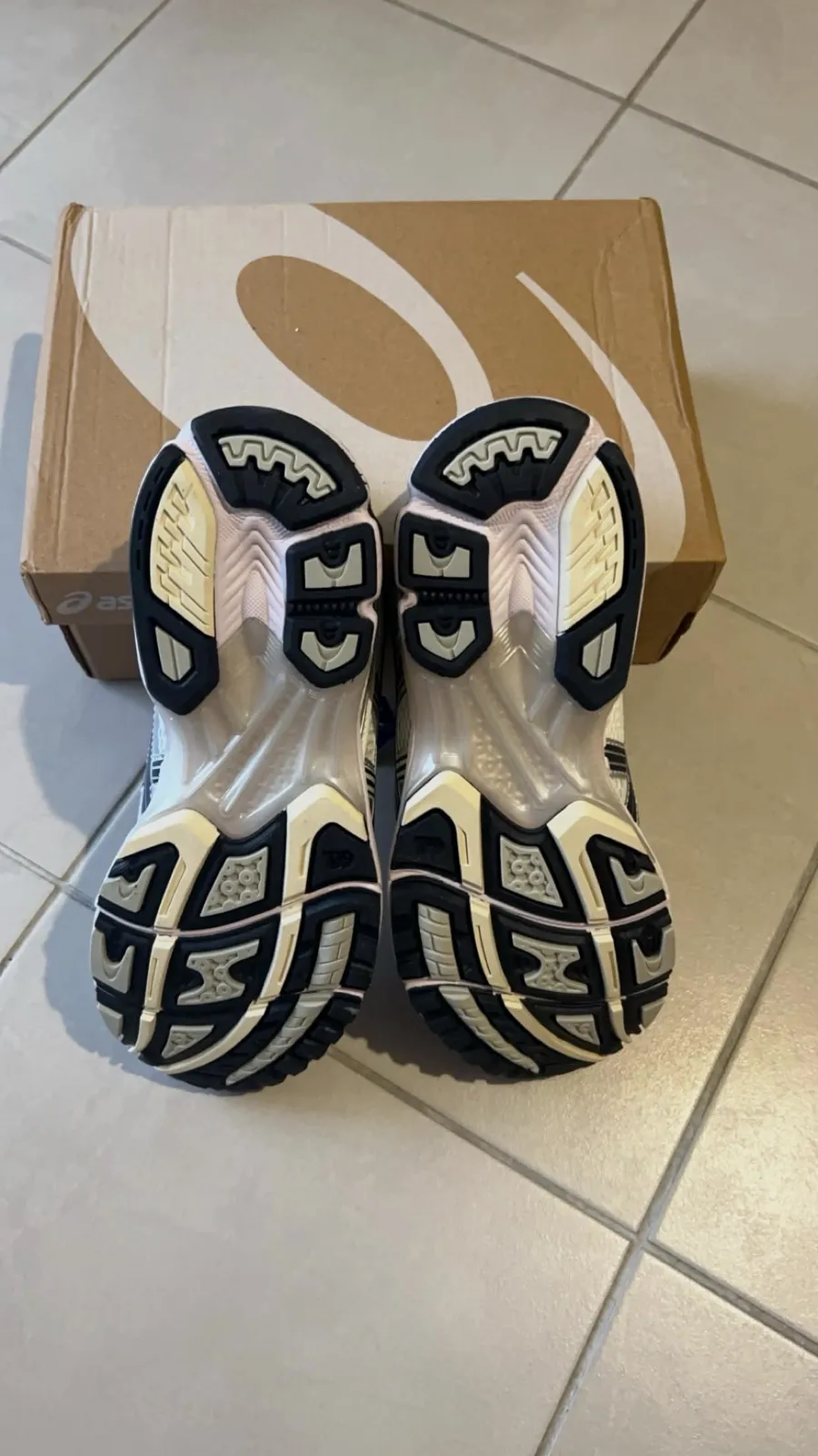 ASICS Gel-Kayano 14 White Midnight – Asics – taille EU 42 4