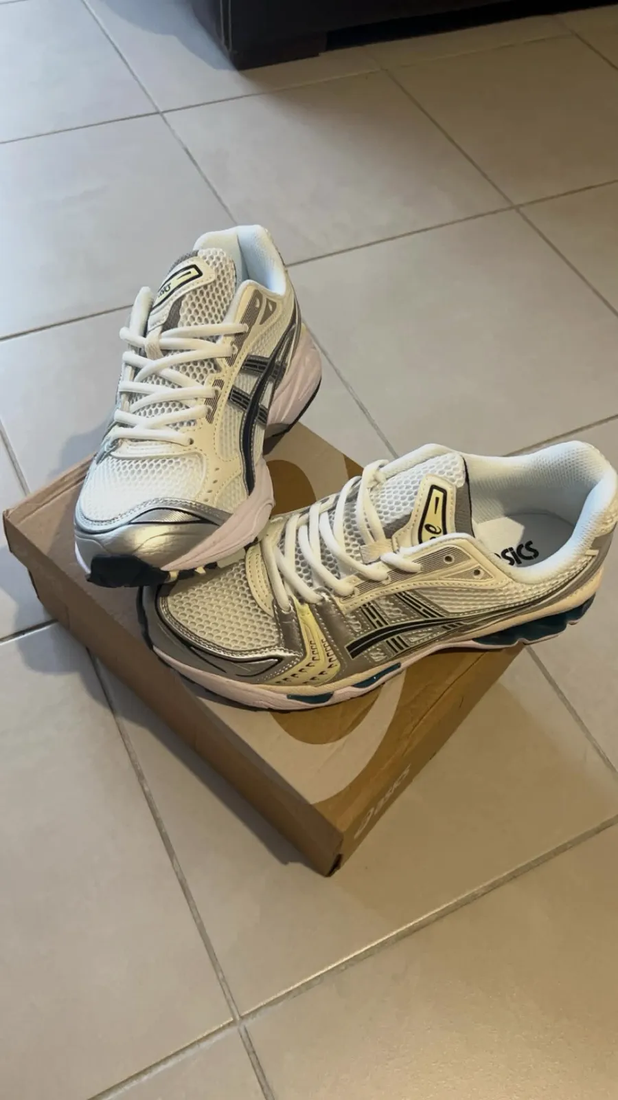 ASICS Gel-Kayano 14 White Midnight – Asics – taille EU 42 3