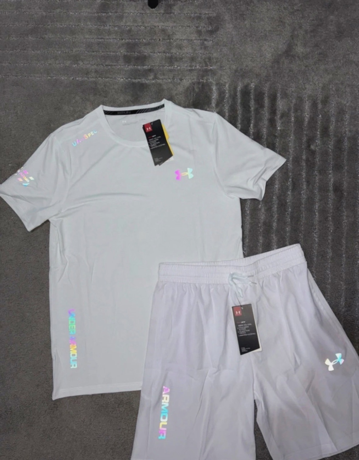Ensemble de sport T-shirt et Short Under Armour – Under Armour – taille M 2