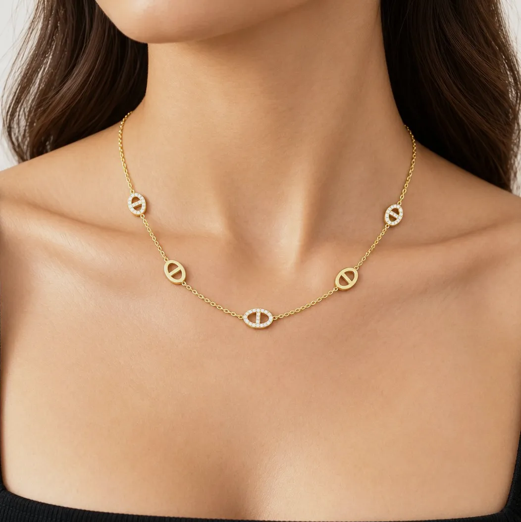 Collier doré à motifs ovale élégant et raffiné – Sans marque 2