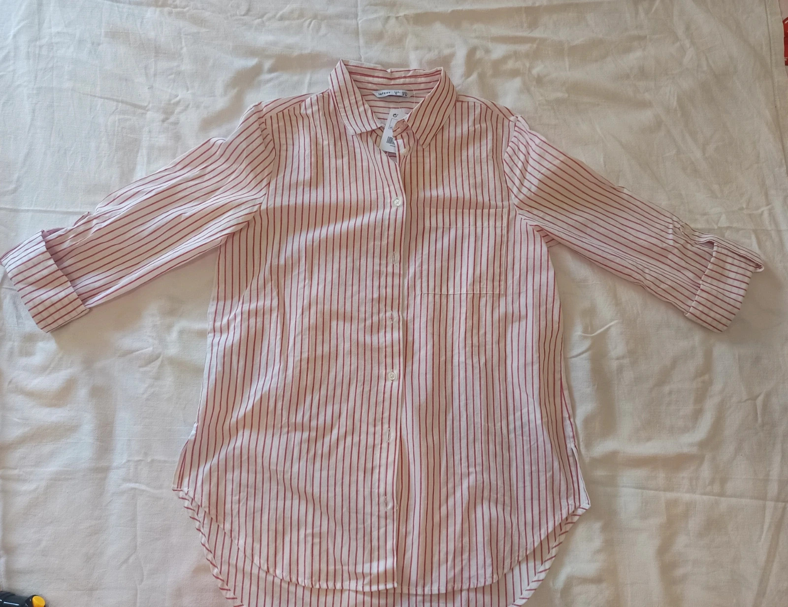 3. Camisa blanca rayas rojas Talla S Lefties