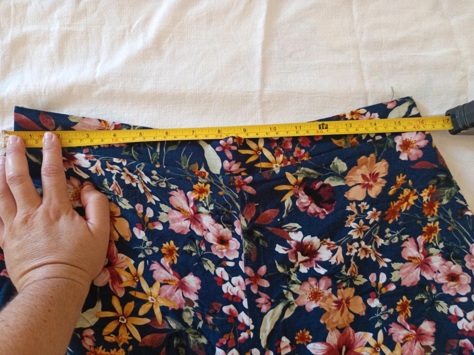 Short fluido floral | Short fluide floral | Floral fluid shorts - Encuentro talla 44 – Encuentro – taille XXL / 44 / 16 2