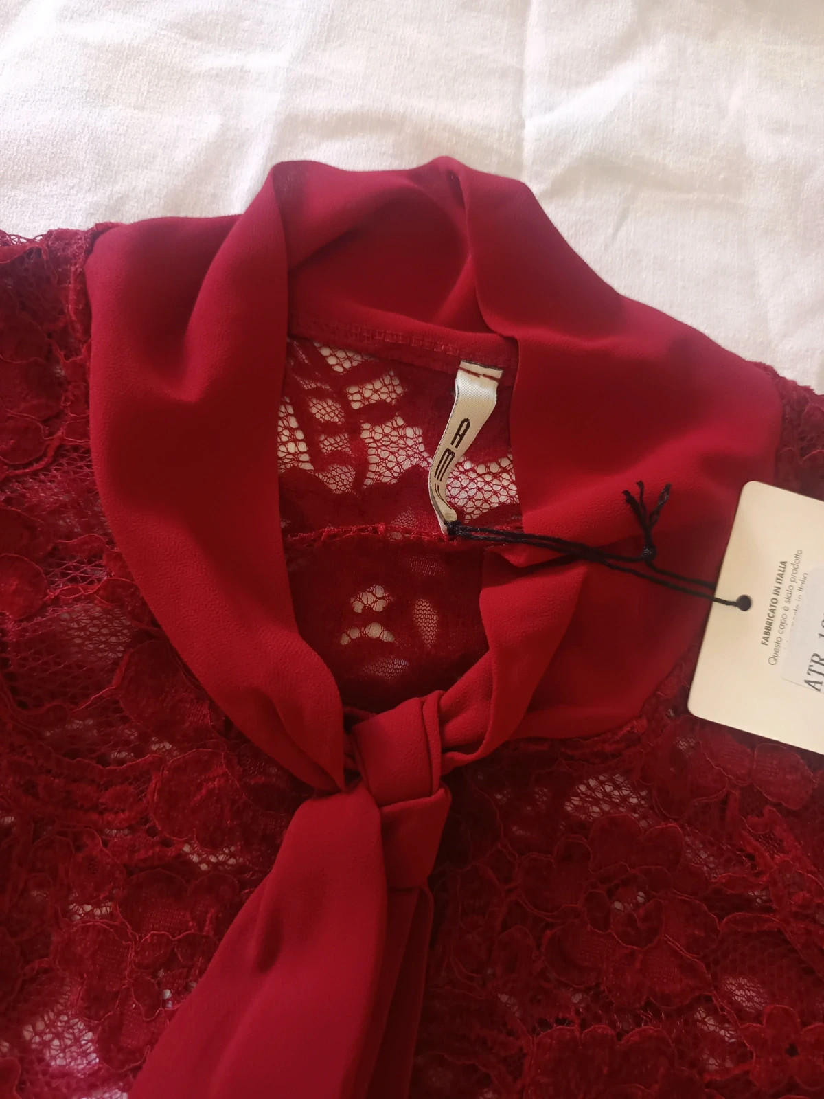 2. Blusa encaje granate, talla M, Local – Local – taille M / 38 / 10 2