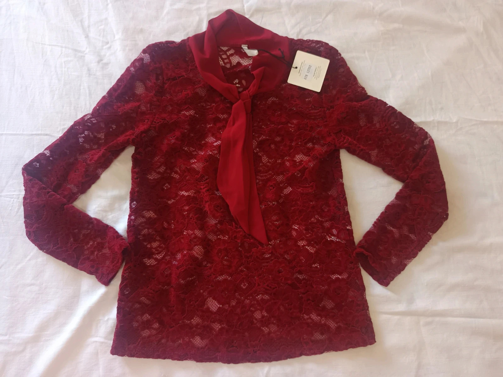 2. Blusa encaje granate, talla M, Local – Local – taille M / 38 / 10