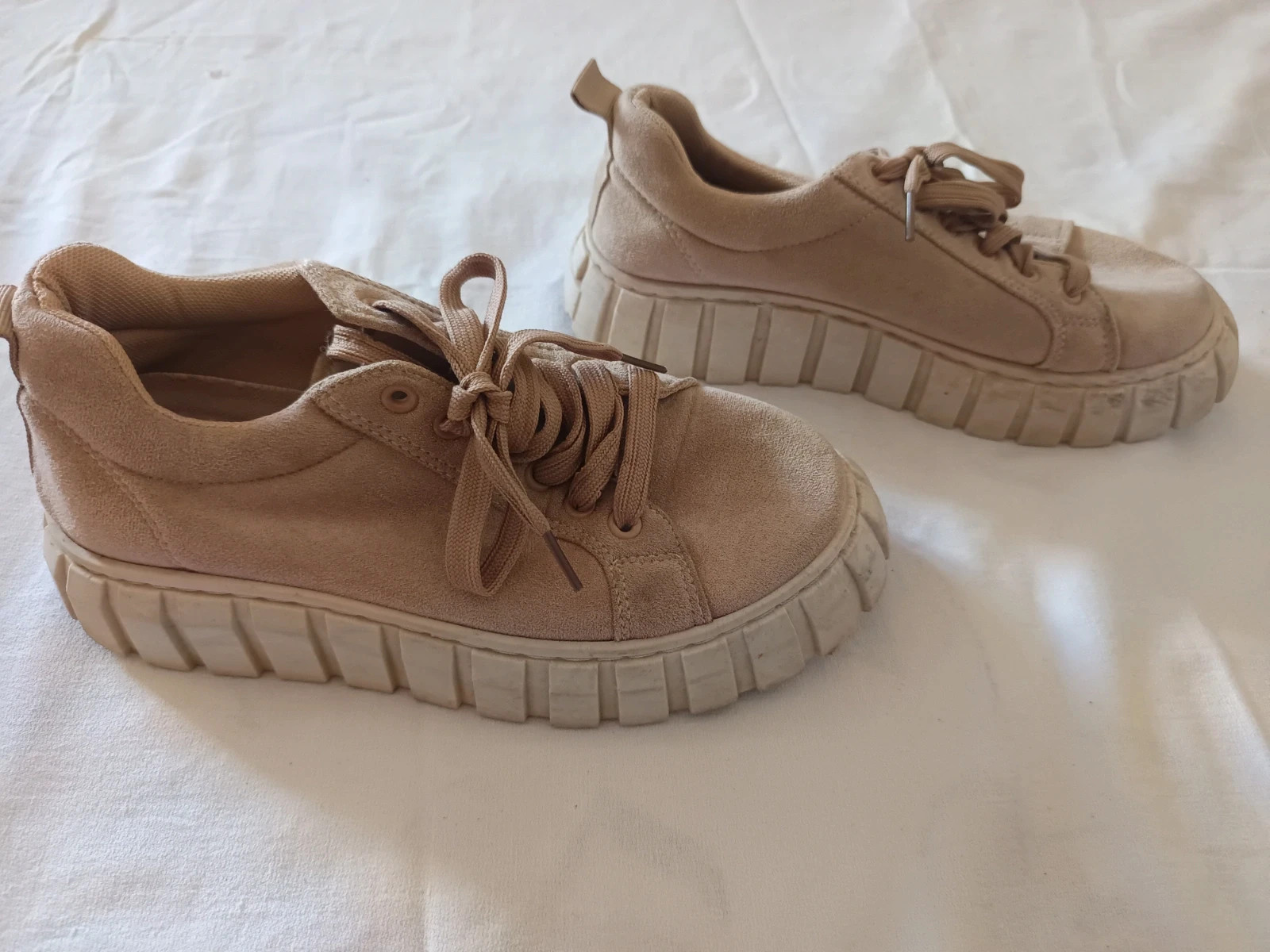 Zapatillas plataforma beige / Baskets plateforme beige / Beige platform sneakers - Talla 37