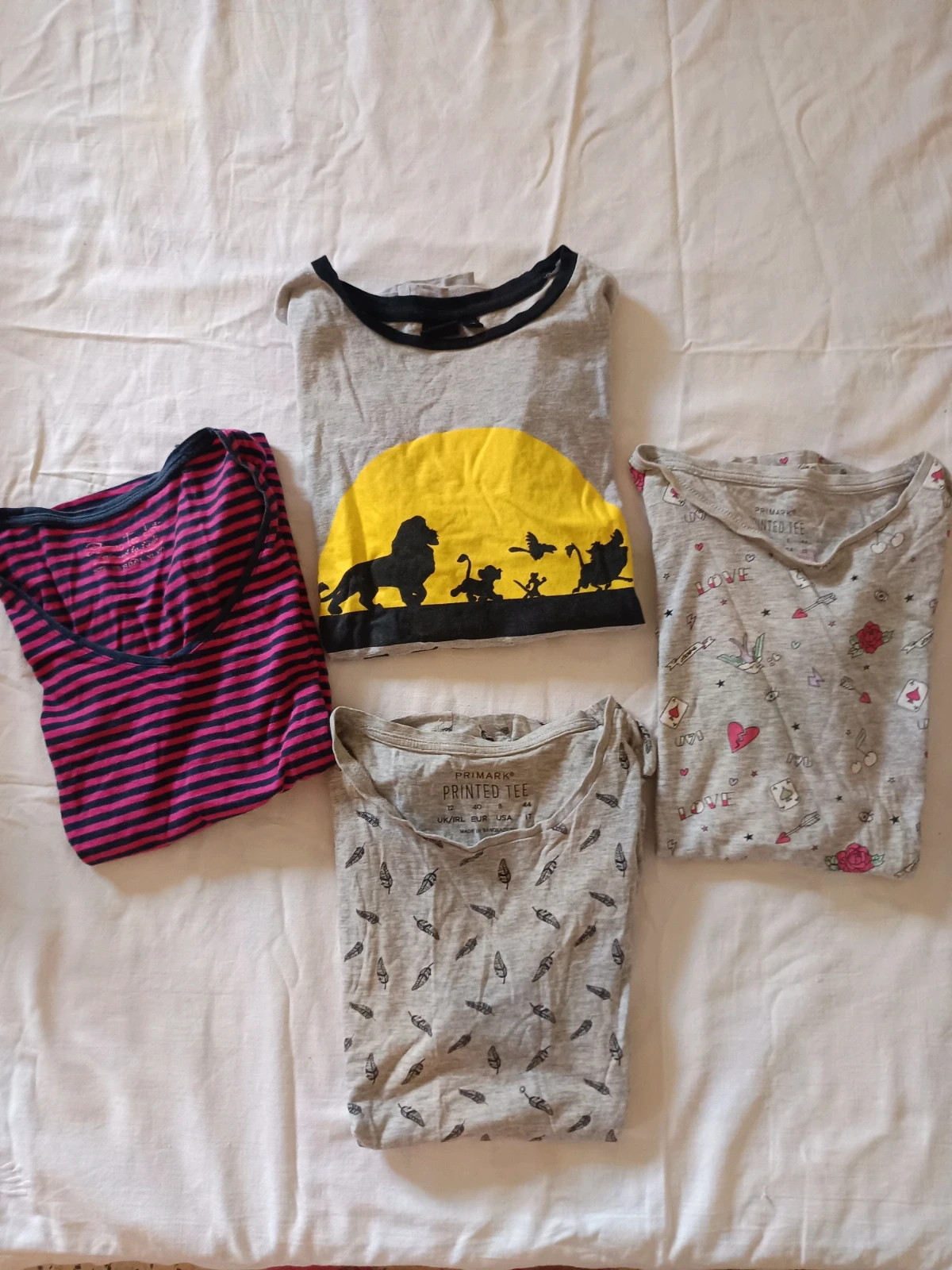 Lote 4 camisetas Primark Disney El Rey León M / Lot 4 t-shirts M / Pack 4 t-shirts M – Disney – taille M / 38 / 10