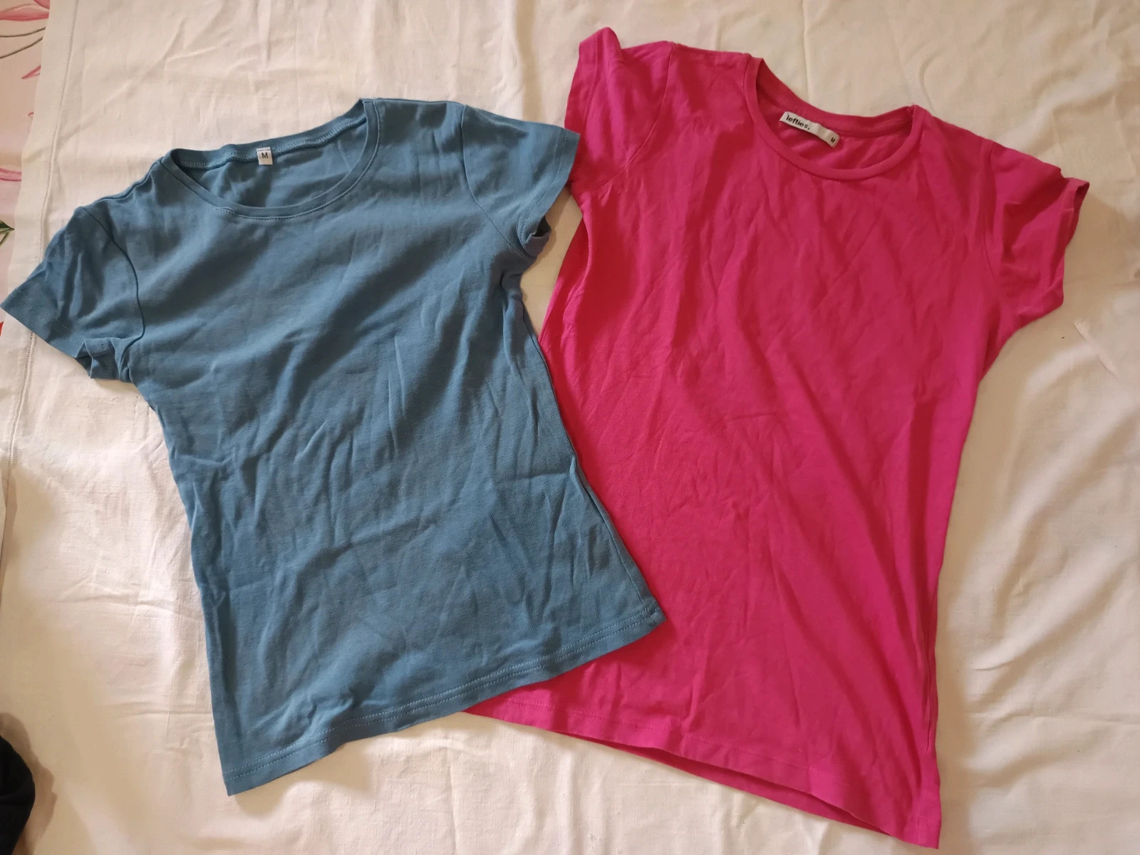 Lote 2 camisetas básicas manga corta fucsia y azul M / Lot 2 t-shirts M / Pack 2 basic t-shirts M