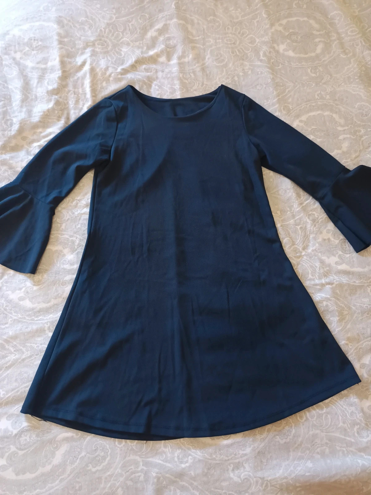Vestido corto azul mangas campana | Robe courte Bleu marine évasé | Navy blue mini dress - Talla S/M – taille M / 38 / 10