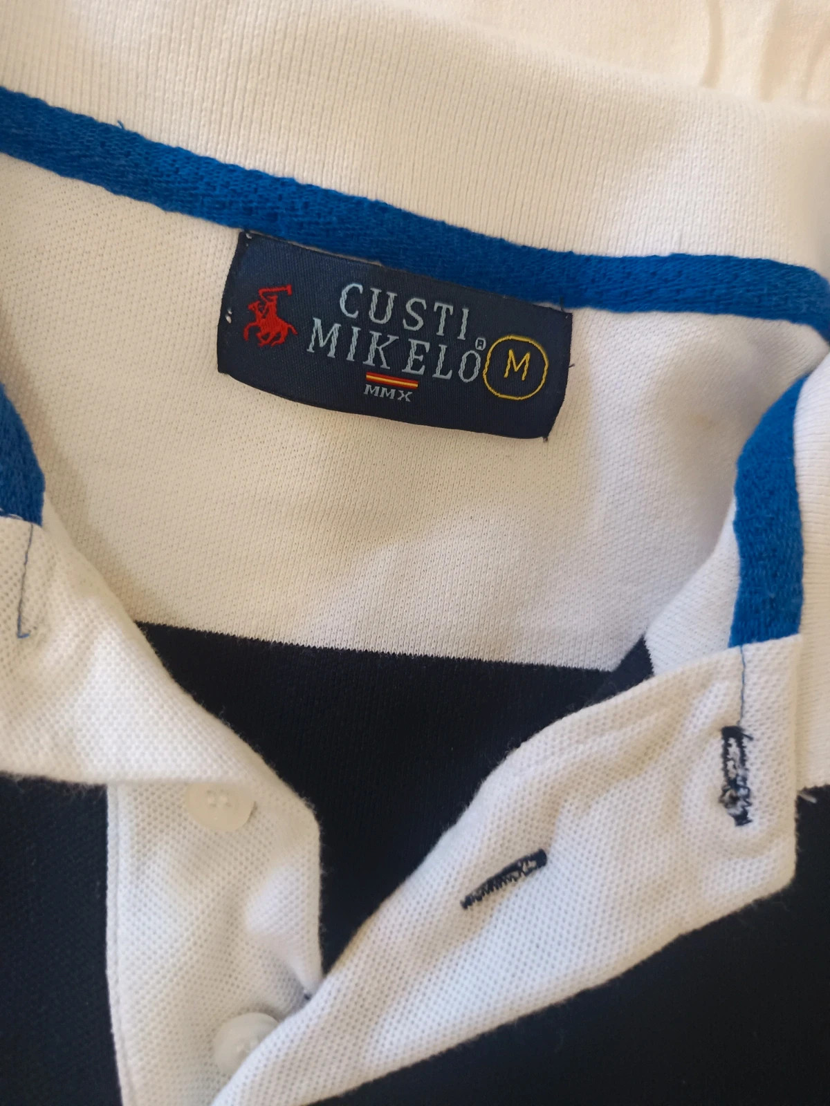 Polo Talla M Custi Mikelo a Franjas Azul, Blanco y Marino – 100% Algodón Estilo Y2K / Vintage – Custi Mikelo – taille M 2