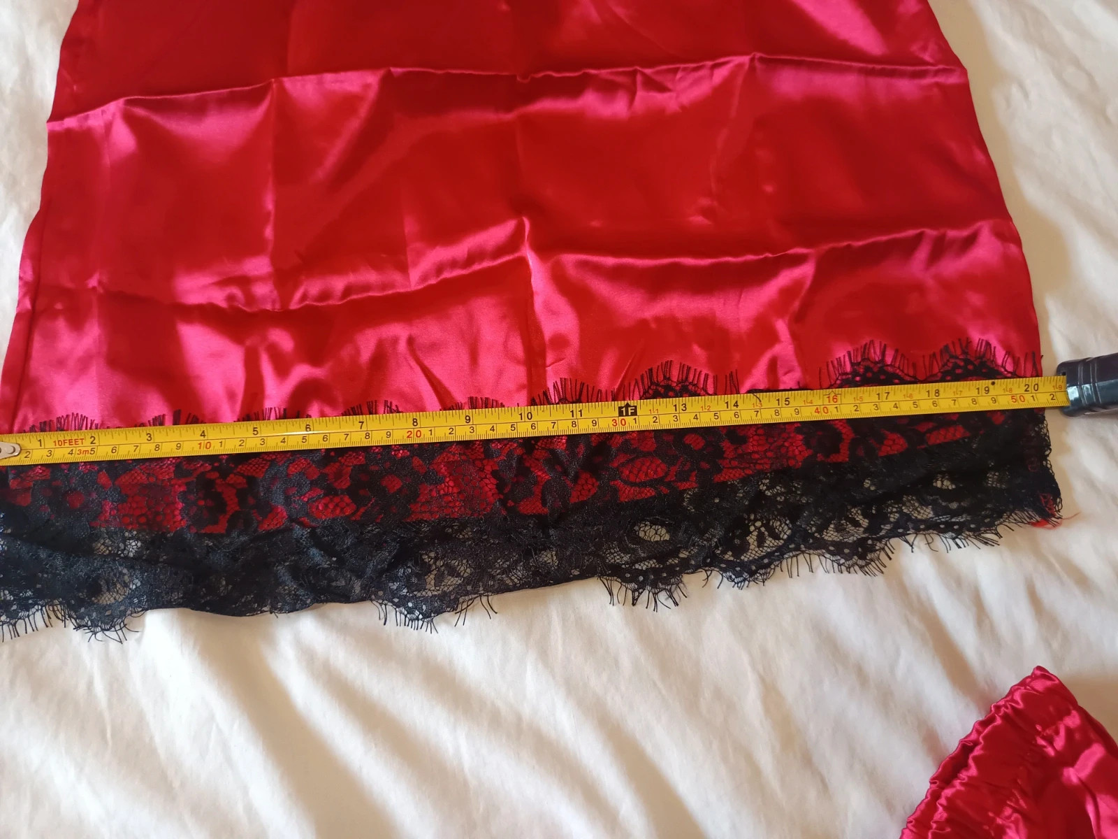 Conjunto Pijama de Satén Rojo y Encaje Negro – sin marca – taille M 2