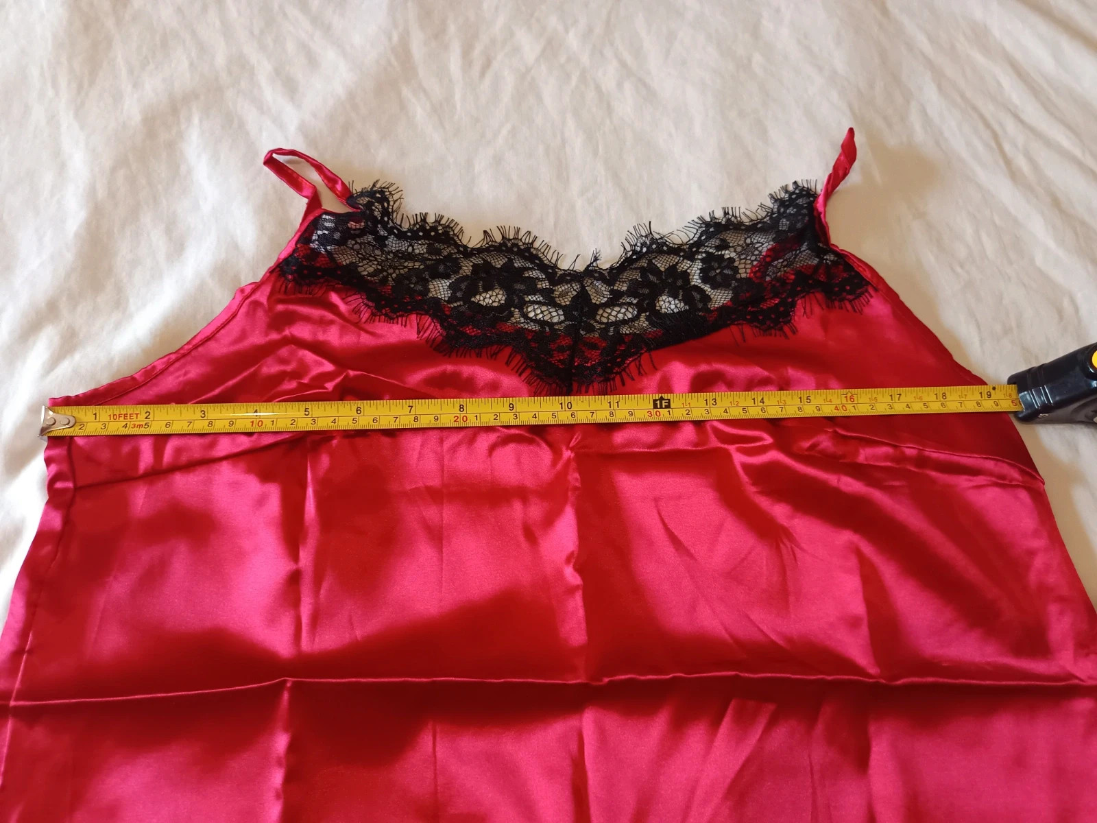 Conjunto Pijama de Satén Rojo y Encaje Negro – sin marca – taille M 3