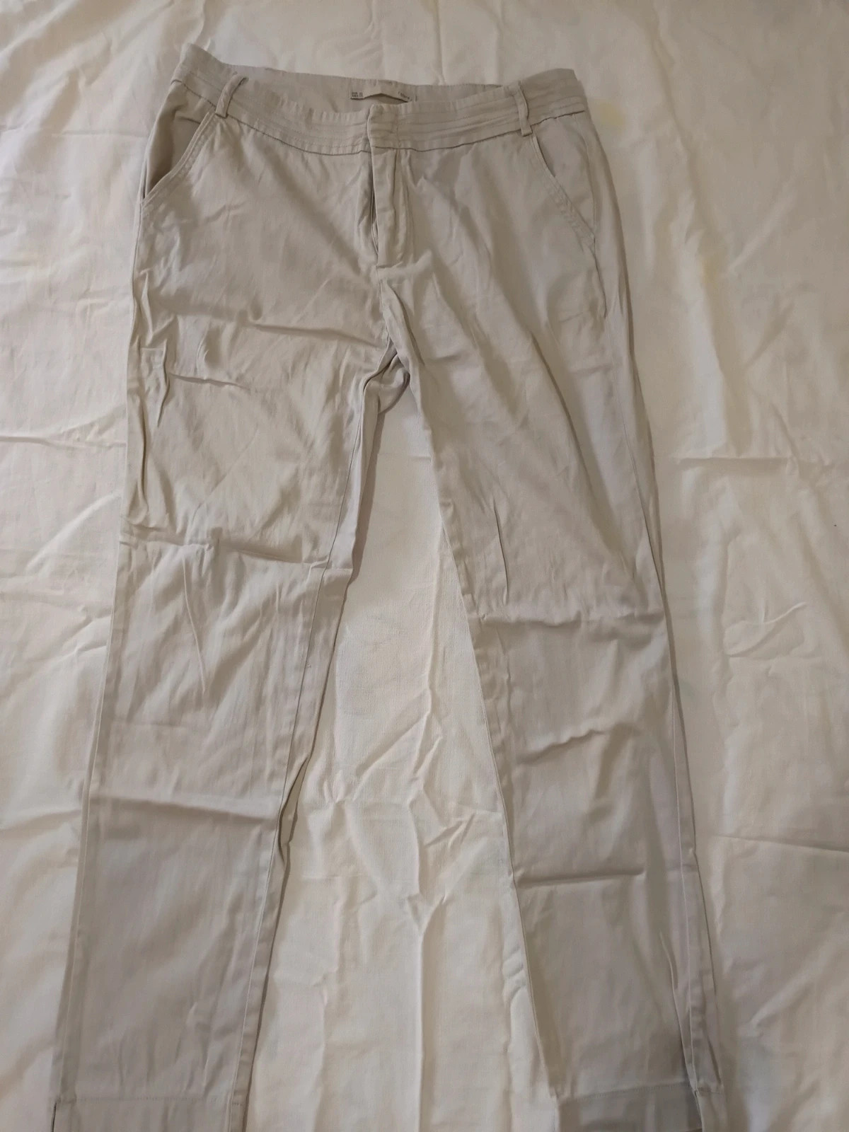Pantalón Chino Beige Claro Sfera – Talla 44 (fino, Elegante & Básico)