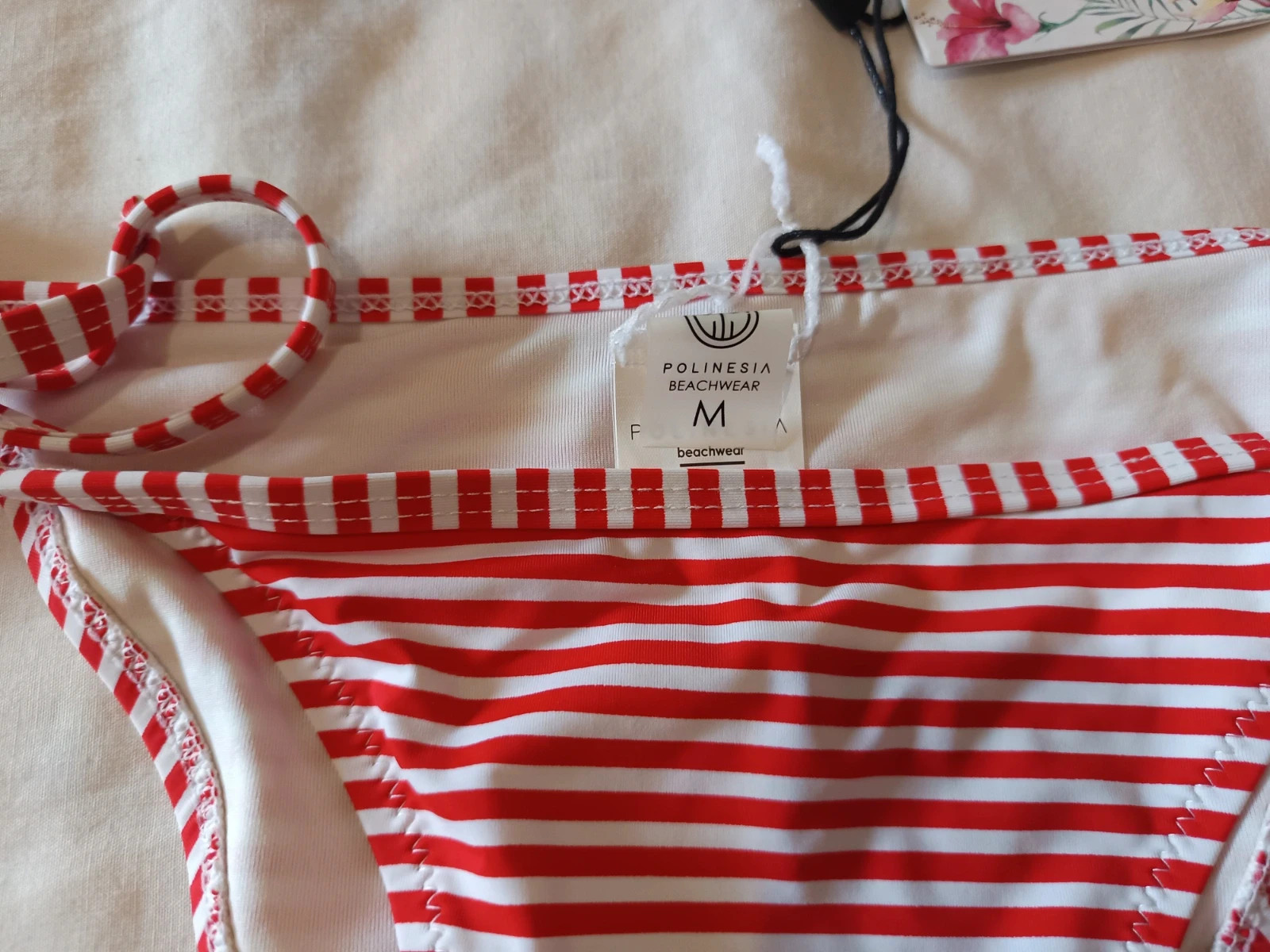 Braguita de Bikini a Rayas Rojas y Blancas Polinesia / Red Striped Bikini Bottom Talla M – Polinesia – taille M / 38 / 10 2