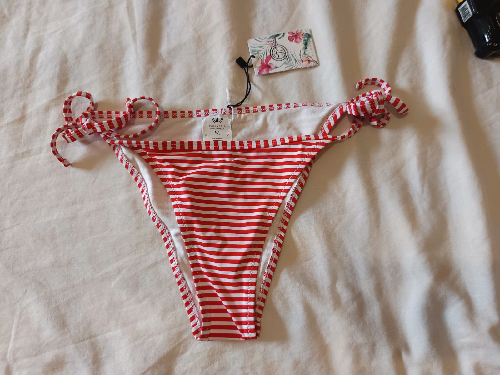 Braguita de Bikini a Rayas Rojas y Blancas Polinesia / Red Striped Bikini Bottom Talla M