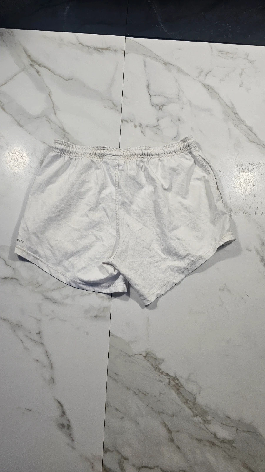 Short Femme Adidas Vintage Blanc Et Noir – adidas – taille M / 38 / 10 2
