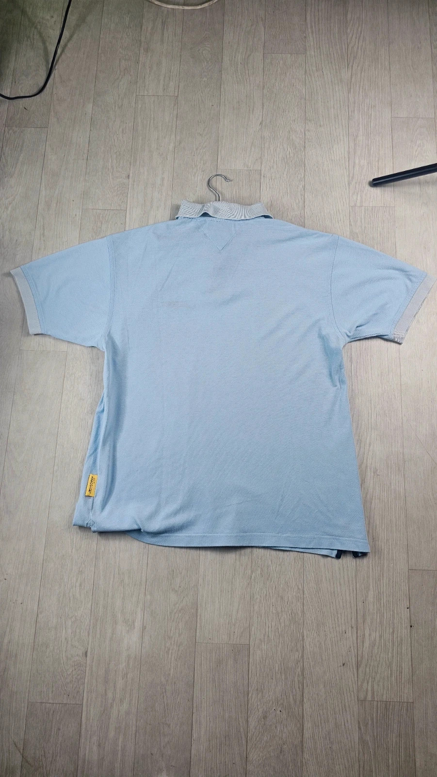 👕 Polo Tommy Hilfiger bleu clair – Taille M – Tommy Hilfiger – taille M 2