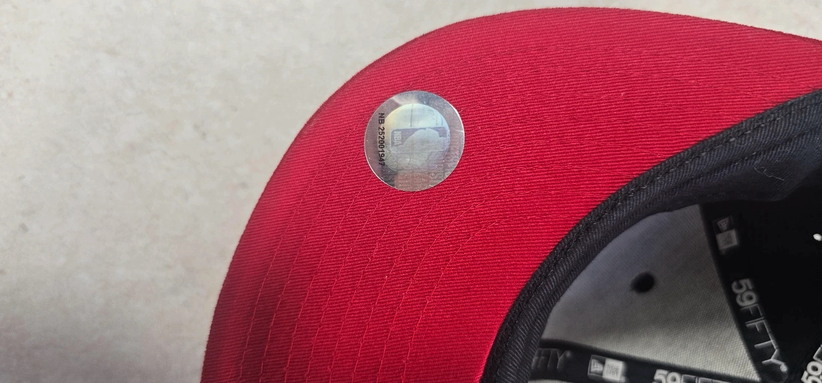 Casquette New Era NBA Chicago Noir&Rouge Logo Taureau – New Era – taille 55 4