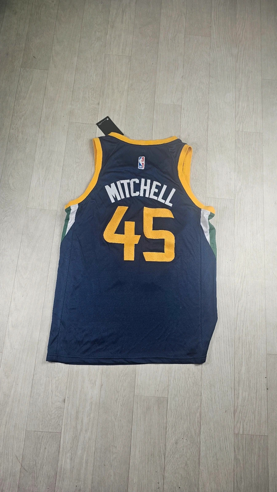 Maillot NBA Utah Jazz Donovan Mitchell M défauts – Nike – taille M 2