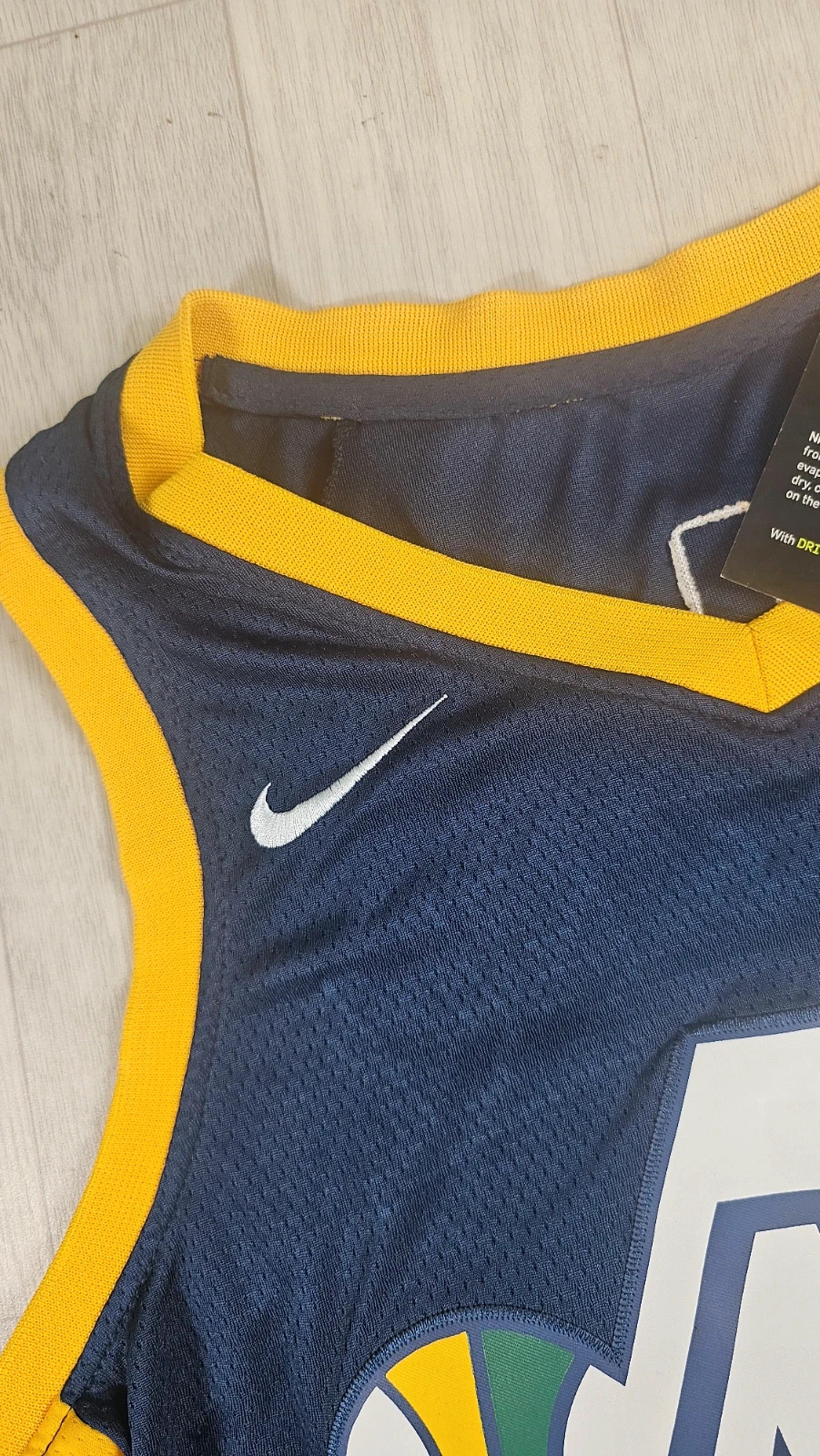 Maillot NBA Utah Jazz Donovan Mitchell M défauts – Nike – taille M 4