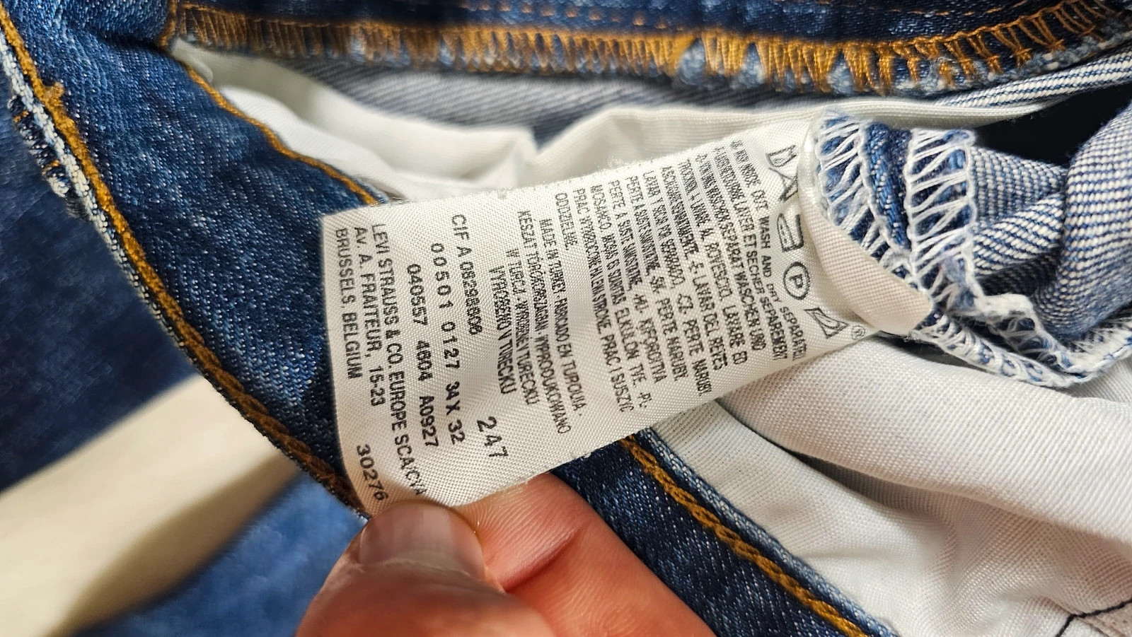 Jean Levi’s 501 bleu homme W34 L32 défauts légers – Levi's – taille W34 | FR 44 5
