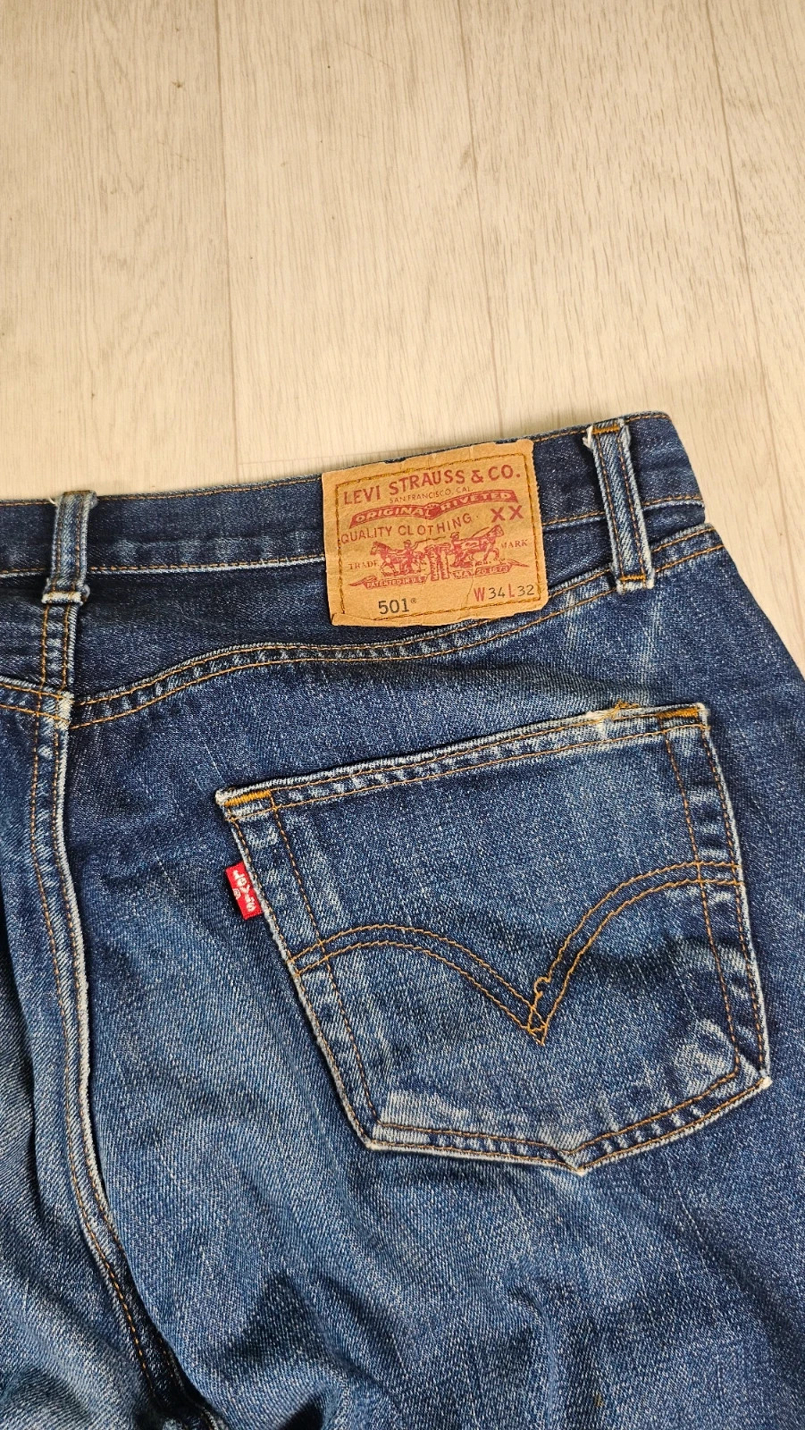 Jean Levi’s 501 bleu homme W34 L32 défauts légers – Levi's – taille W34 | FR 44 4