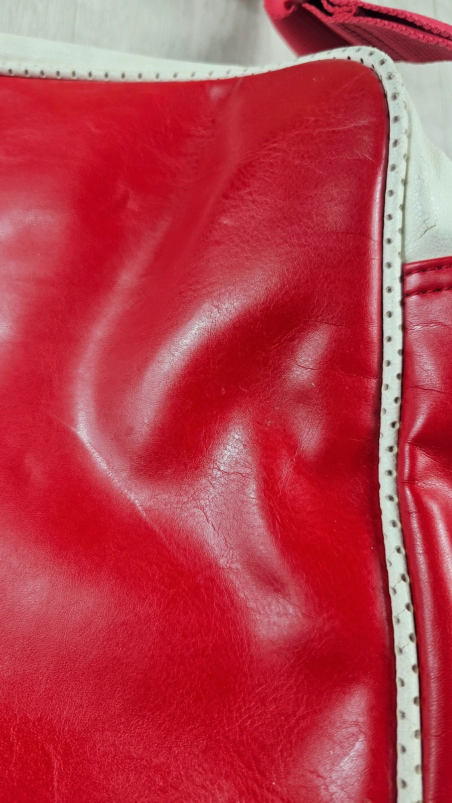 Sac Puma vintage Y2K rouge blanc défauts – Puma 5