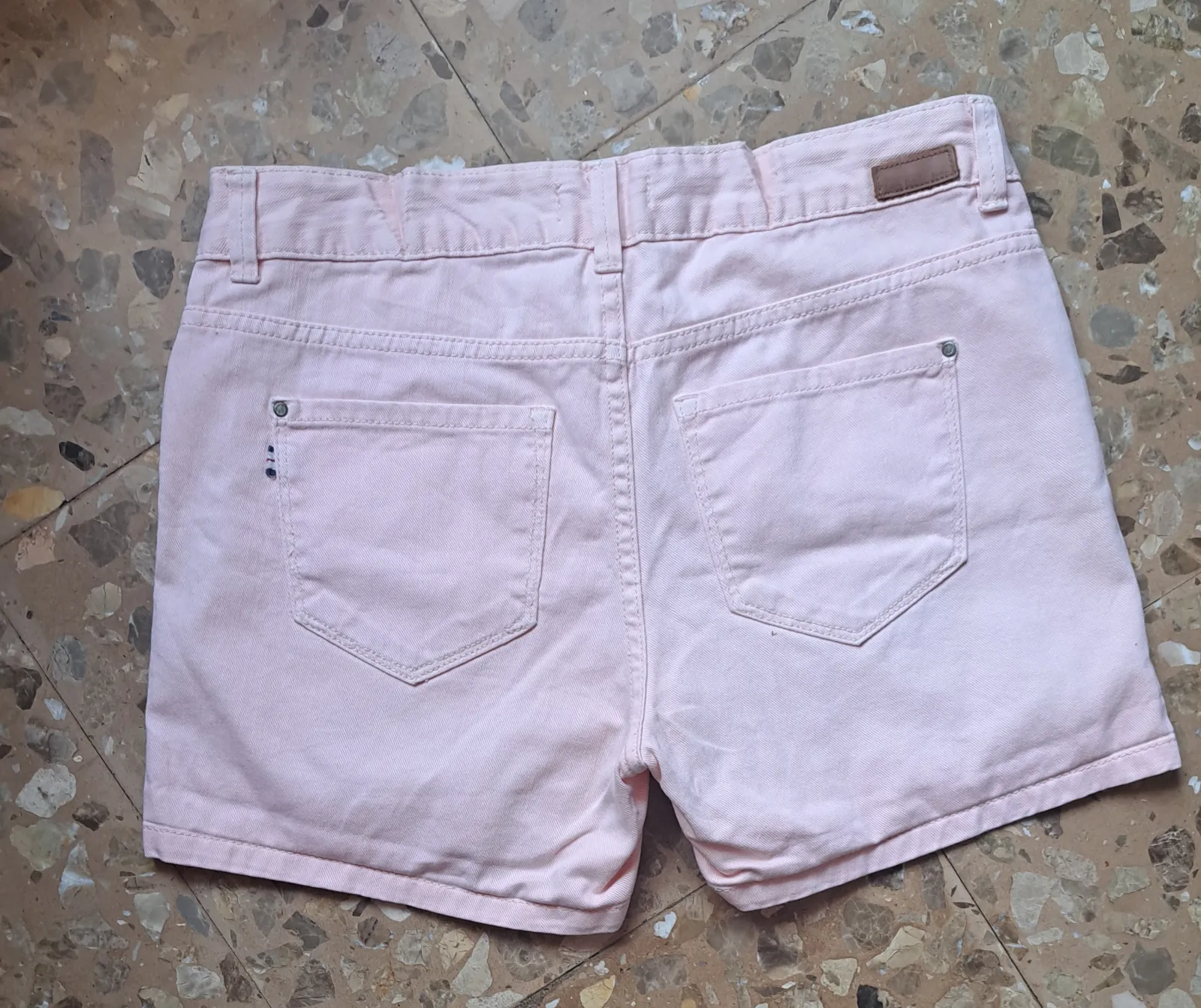 Pantalón corto rosa pastel talla 36 4