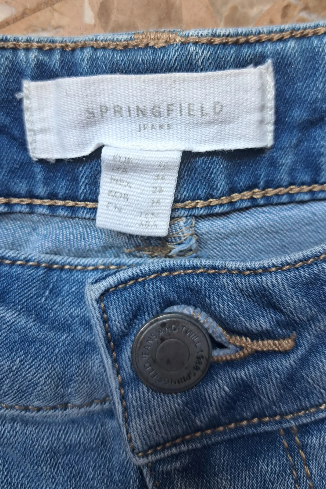 Short de jean azul con detalles bordados 3