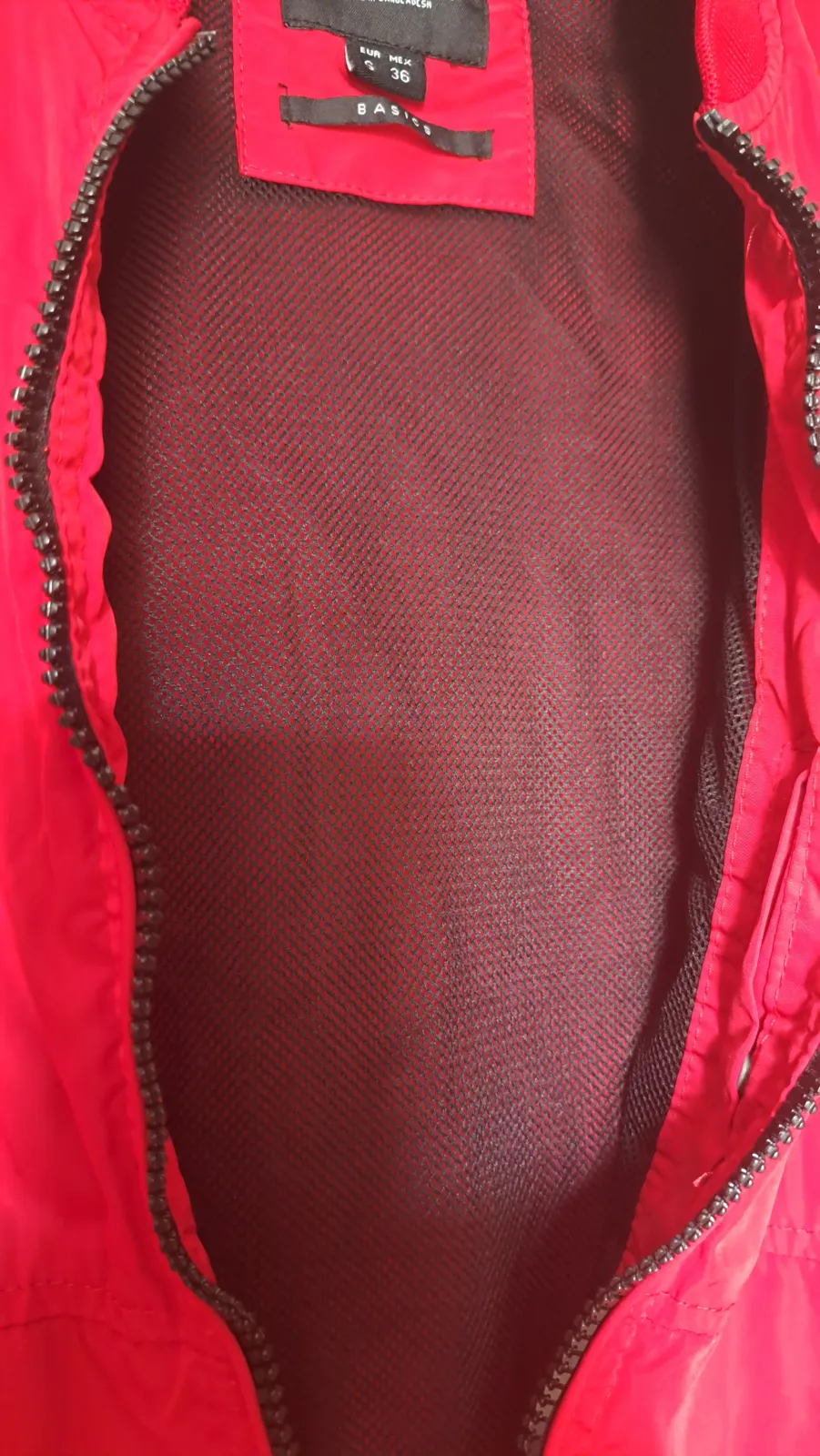 Cazadora Bomber Roja con Bolsillos 6