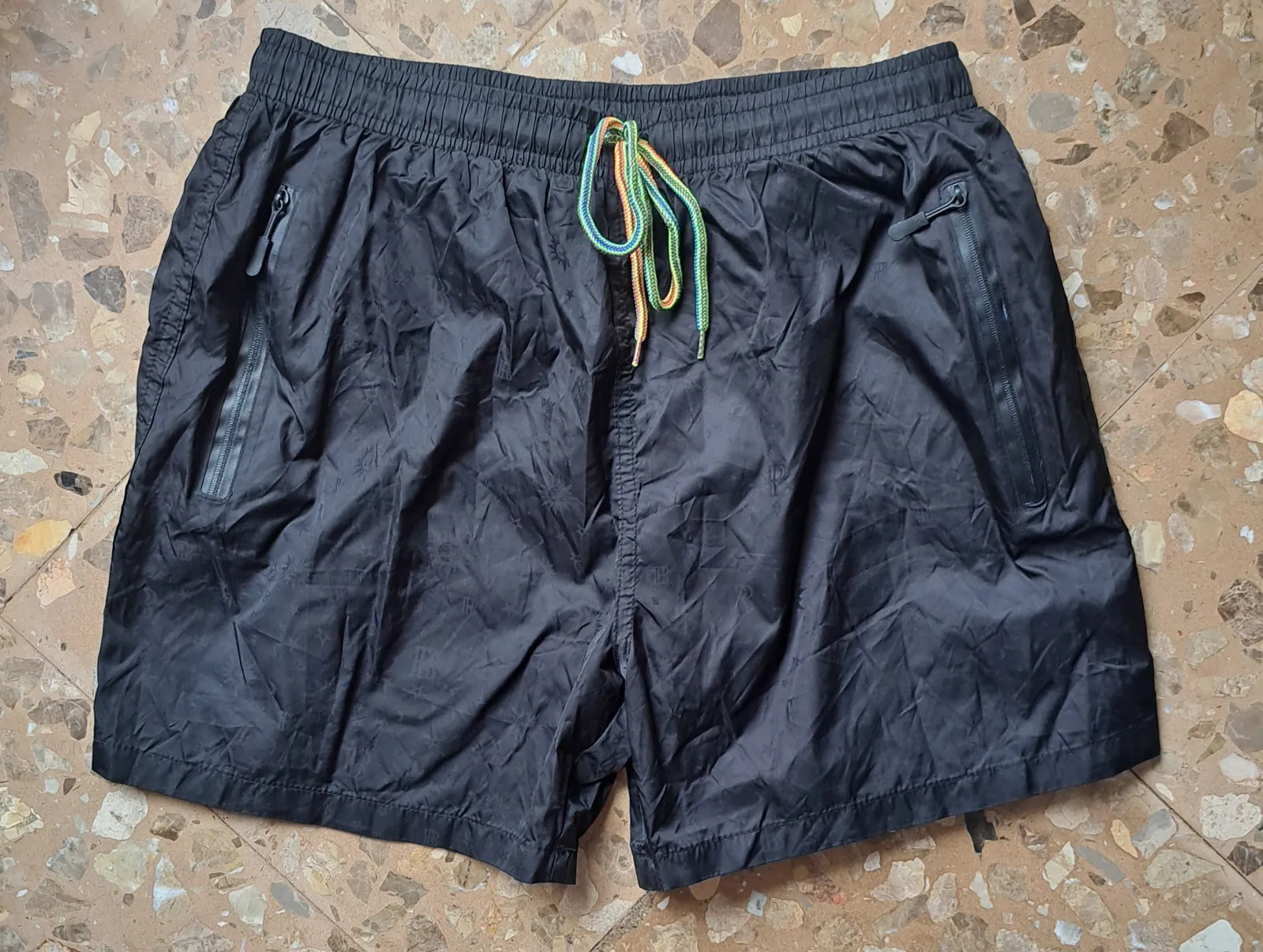 Pantalones cortos de nylon azul marino