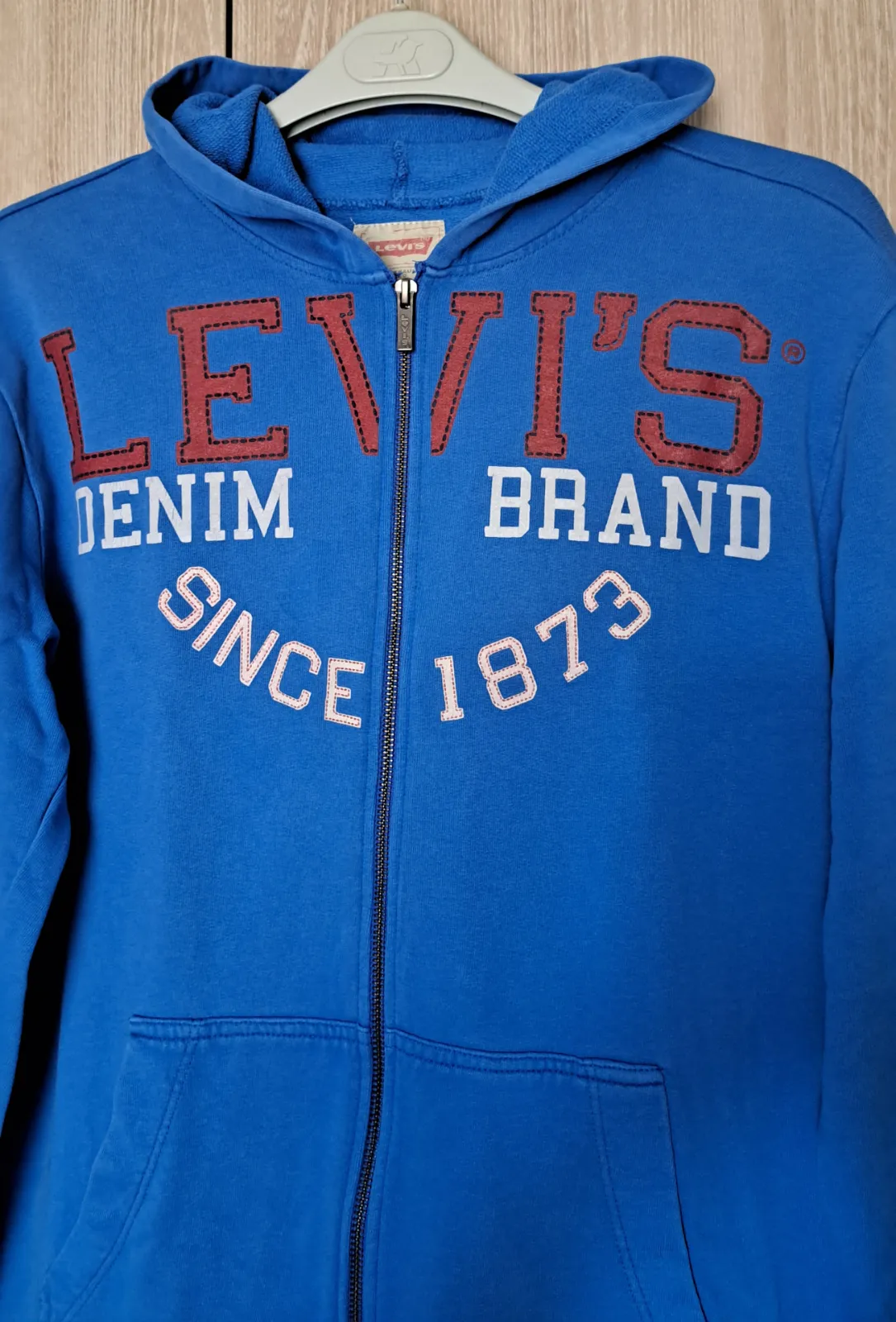 Sudadera Levi's azul con capucha 4