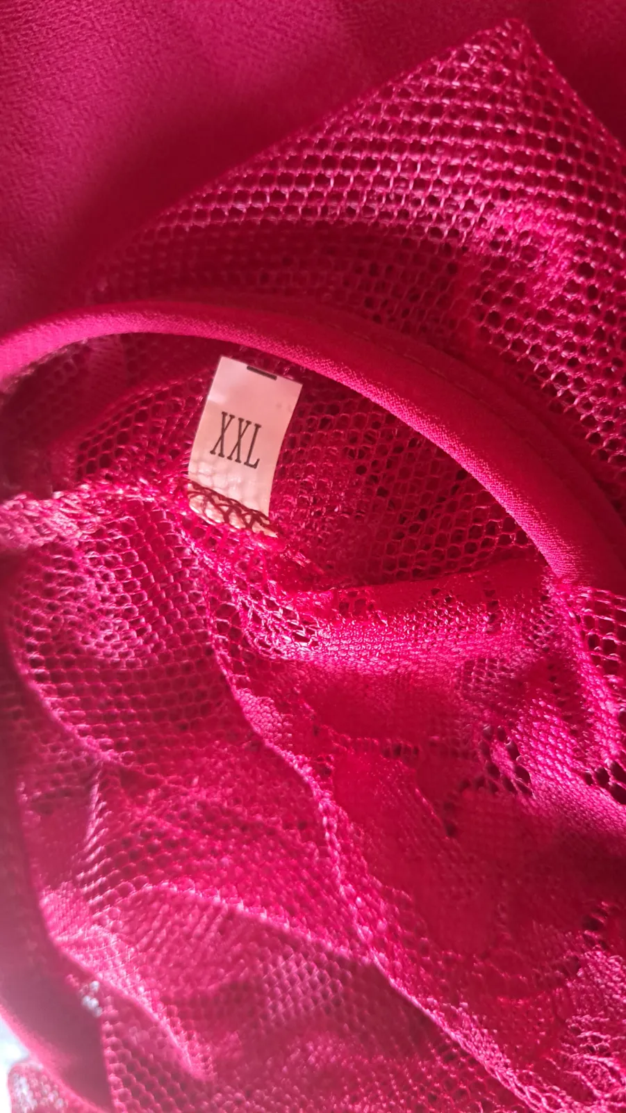 Túnica roja con encaje asimétrica 4