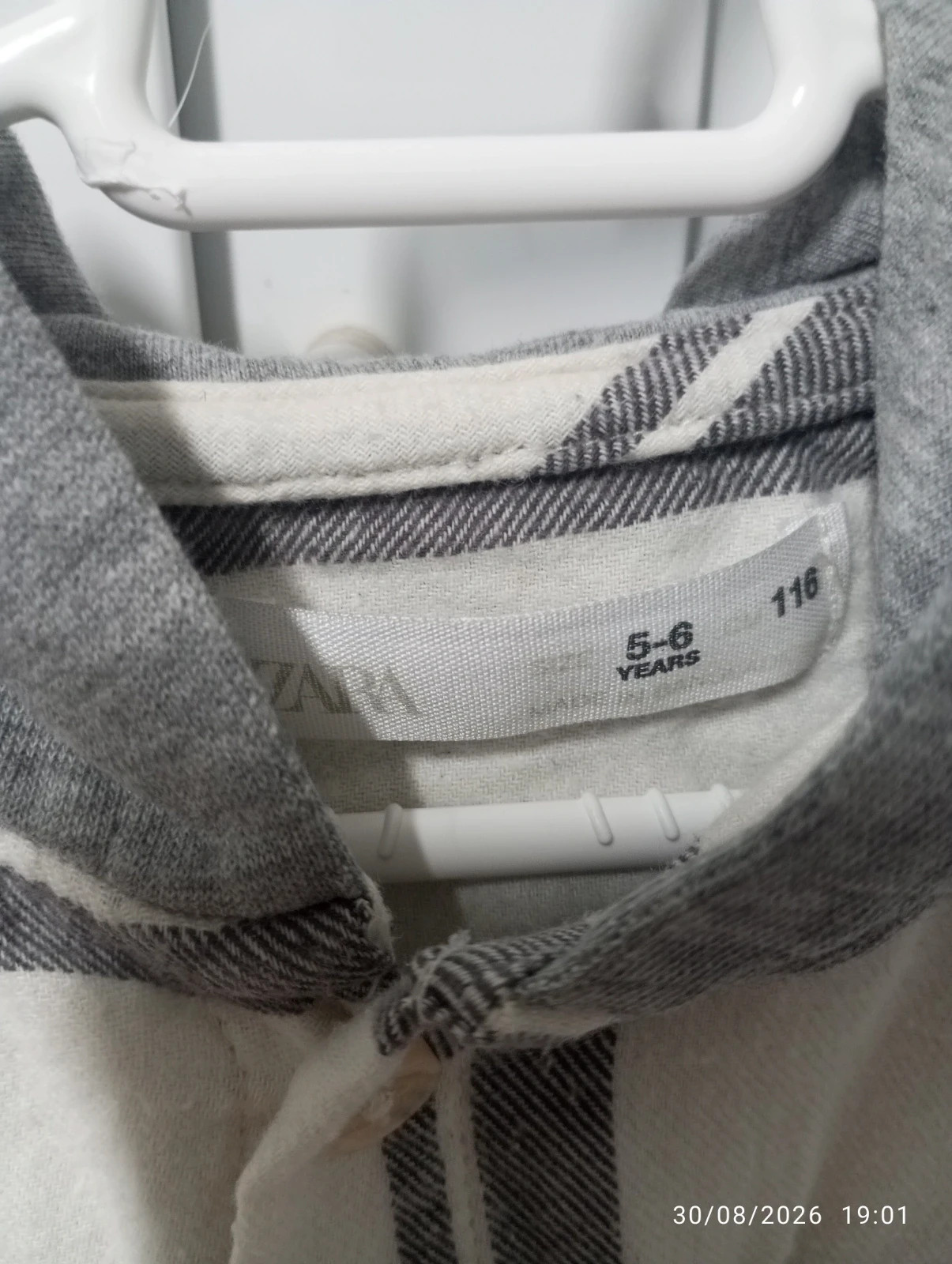 Camisa de franela con capucha Zara (5-6 años / 116 cm) – Zara – taille 6 ans / 116 cm 3