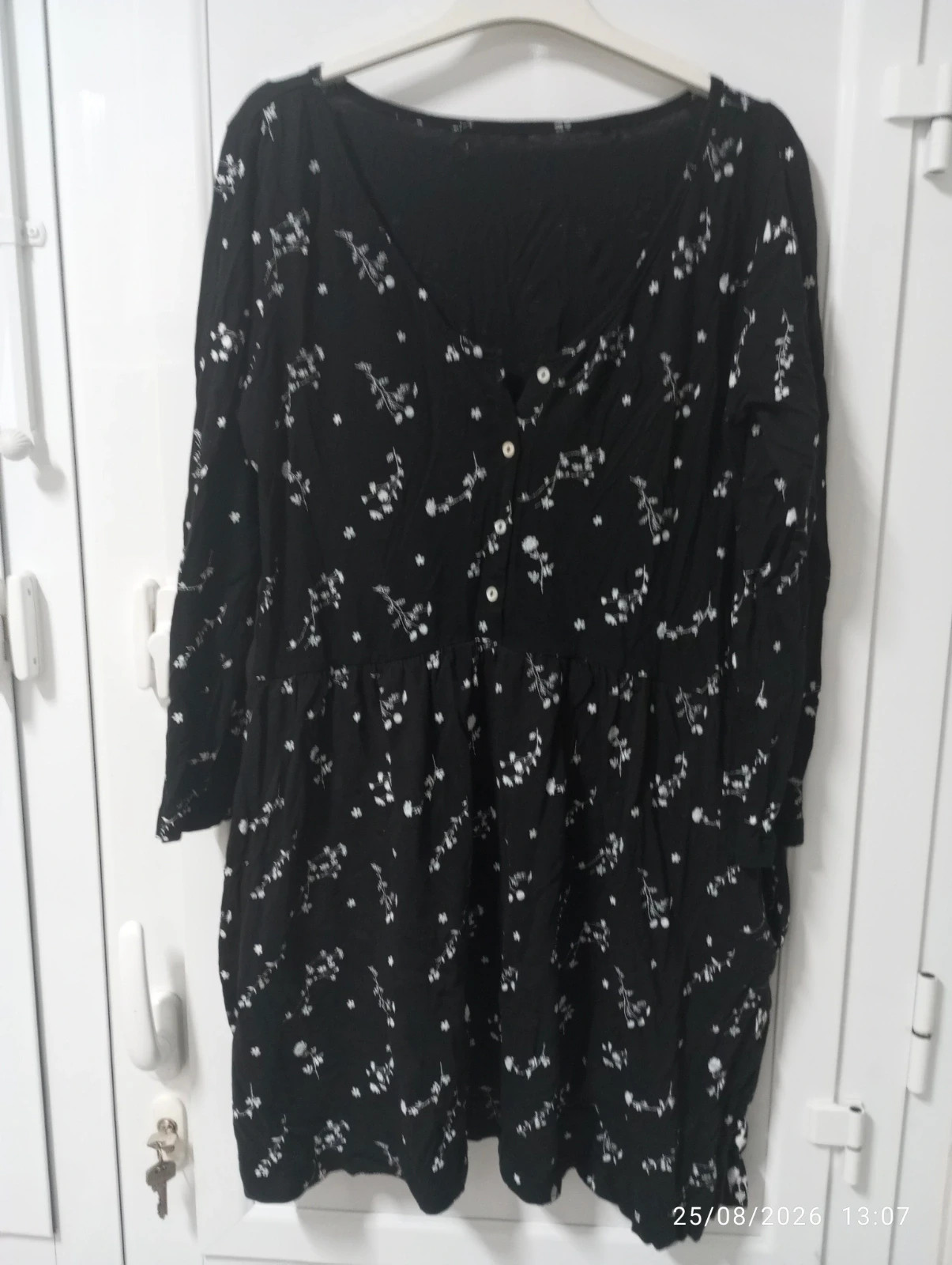 Vestido mini floral negro y blanco (Talla L) 🌸 – taille L / 40 / 12