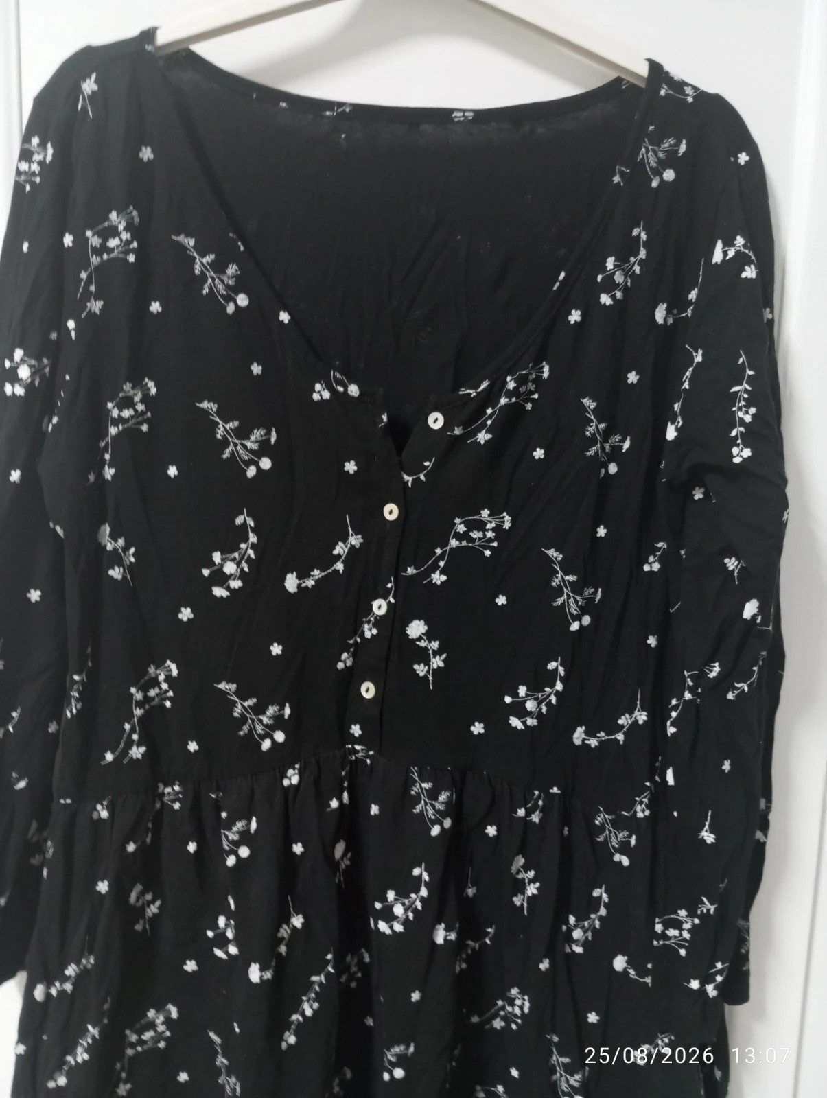 Vestido mini floral negro y blanco (Talla L) 🌸 – taille L / 40 / 12 2