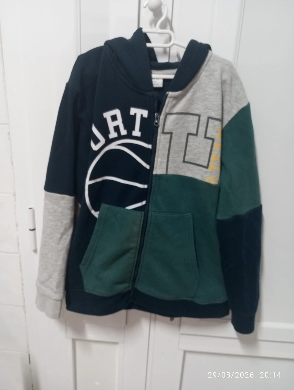Sudadera/Chaqueta Yatsi estilo Colorblock - Talla 8 Súper chula y comodísima!