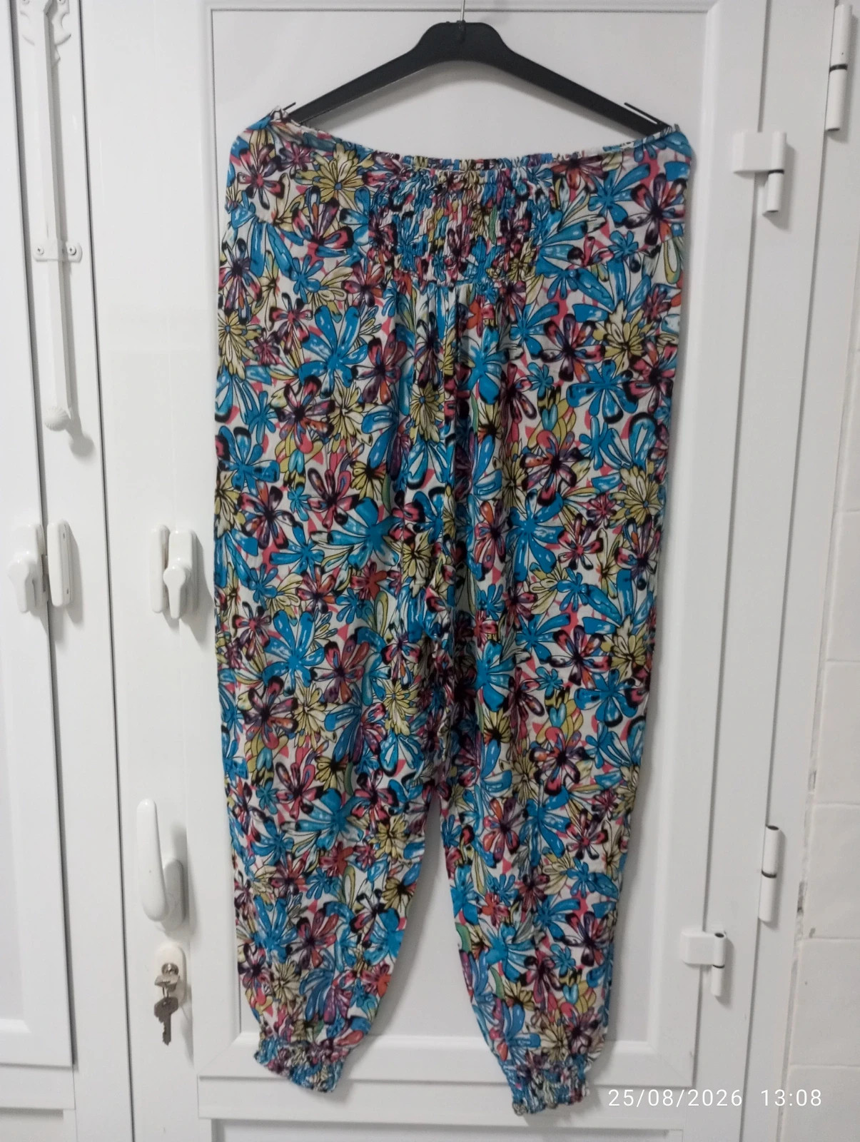 Pantalón bombacho estampado Inside M
