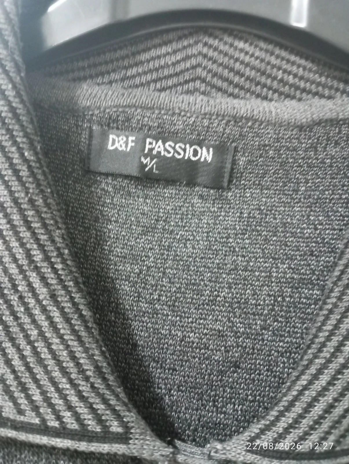 Chaqueta de punto gris oscuro con bordado floral / Cárdigan – d&f passion – taille Autre 3