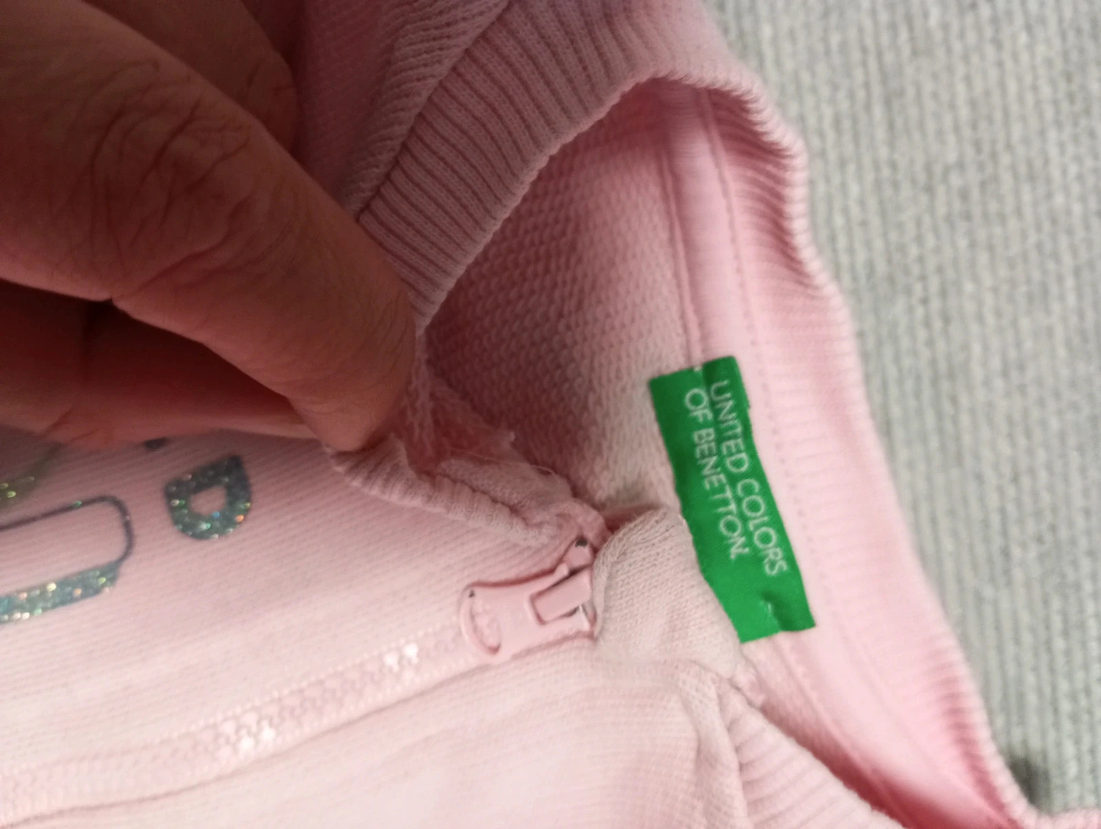 Sudadera rosa Benetton con brillo Talla 3-4 años (104 cm) – United Colors of Benetton – taille 4 ans / 104 cm 2