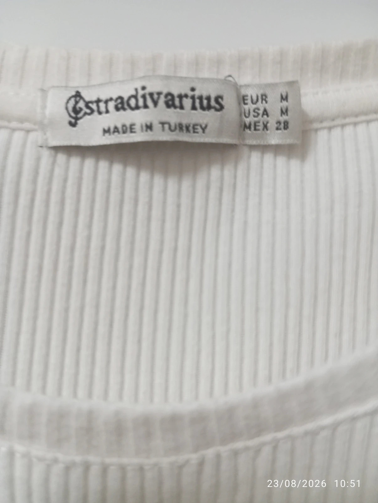 Top de canalé blanco con mangas abullonadas de Stradivarius – Stradivarius – taille M / 38 / 10 2