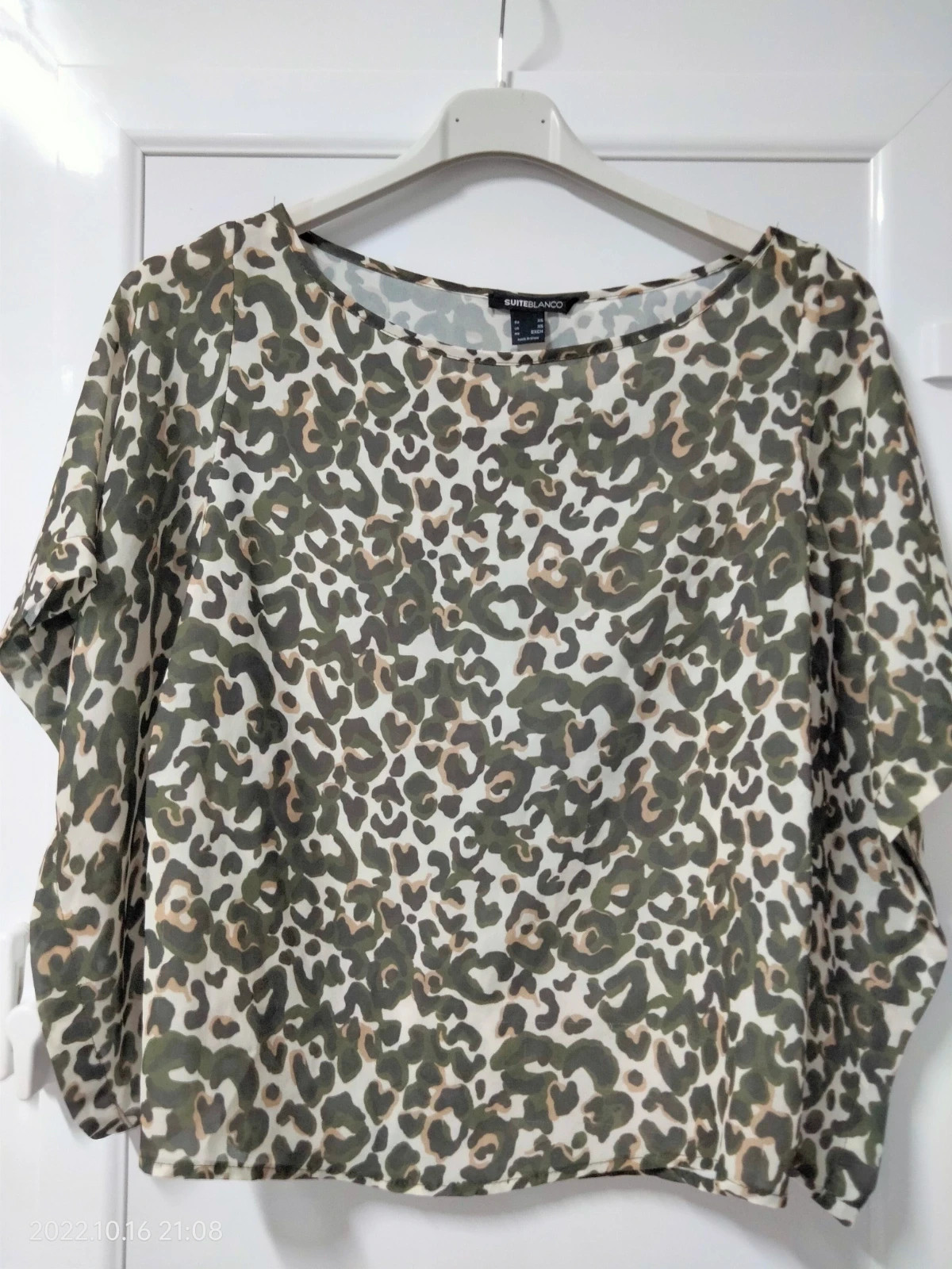 Preciosa blusa fluida Suiteblanco 💚 Talla XS-S