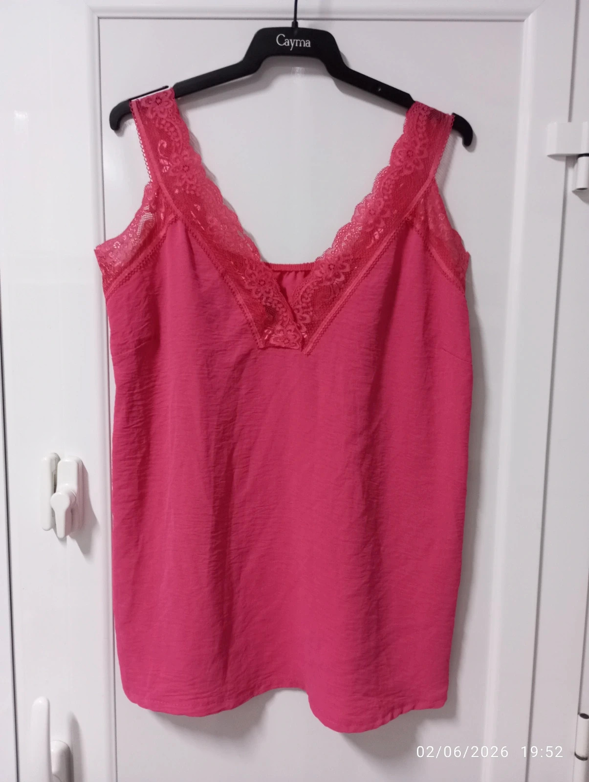 Preciosa blusa lencera color rosa fucsia vibrante 🌸