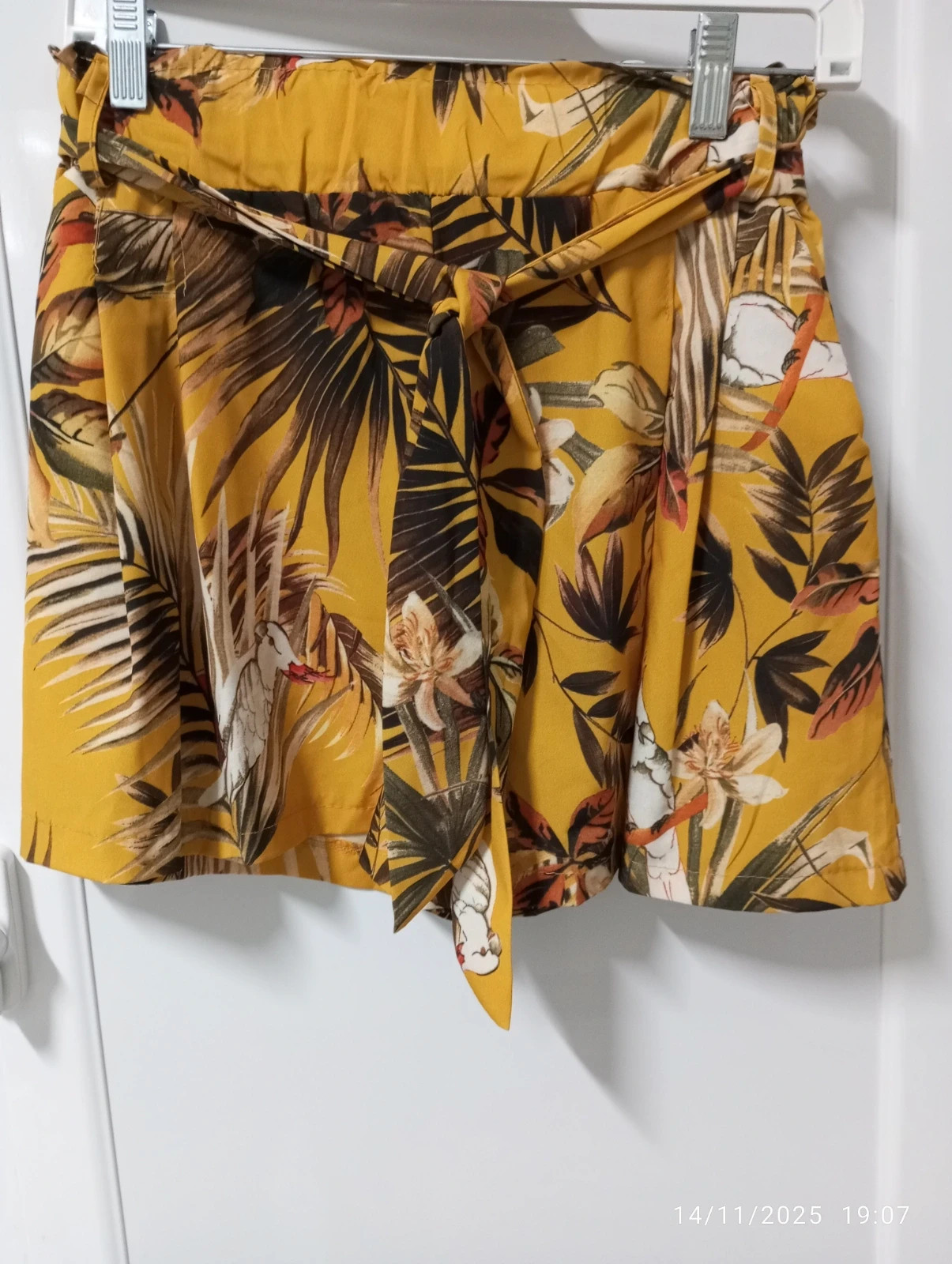 Skort amarillo mostaza tropical. 🥥 – New Collection – taille S / 36 / 8