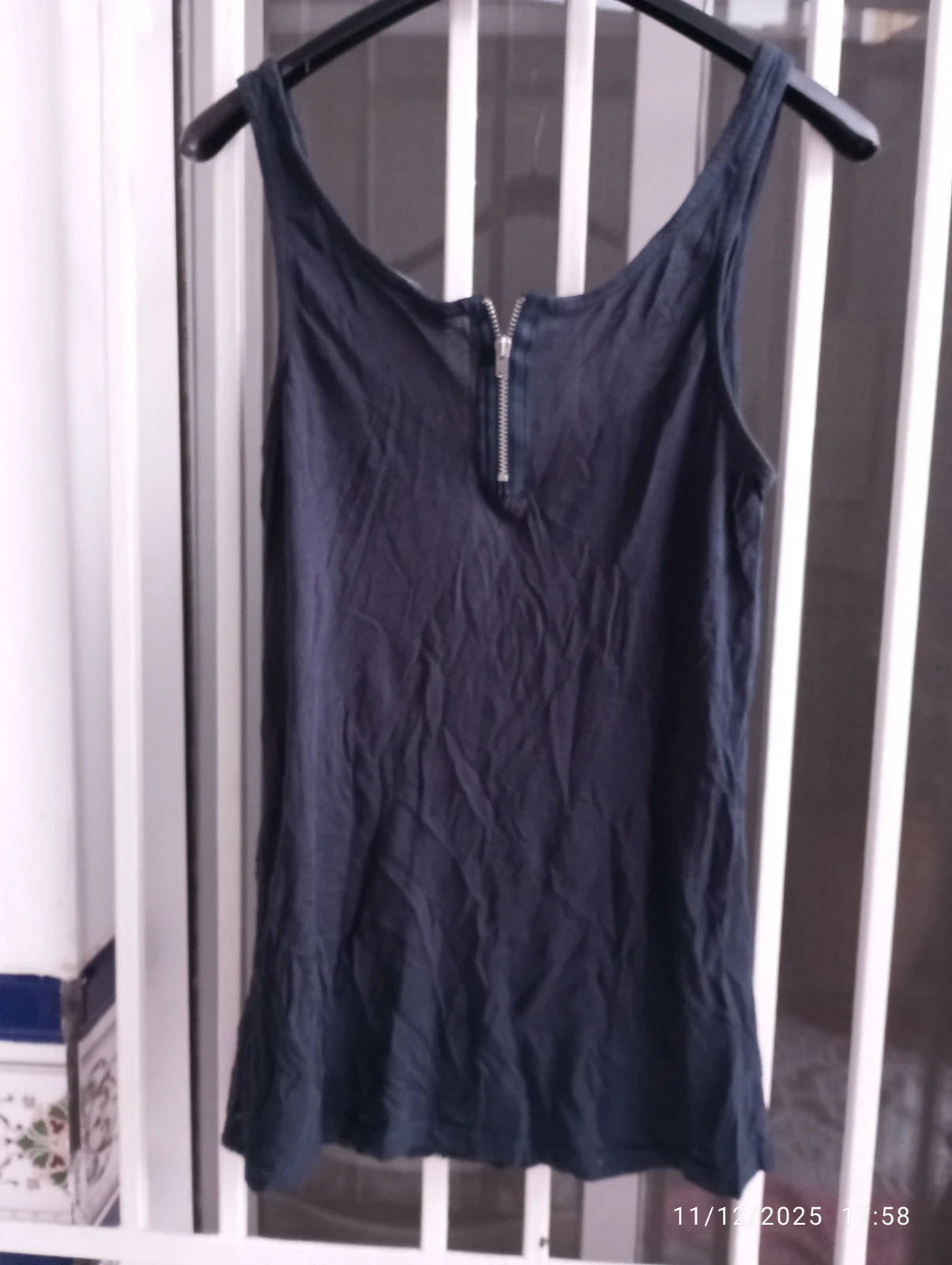 Top lencero de encaje azul marino Bershka – Bershka – taille M / 38 / 10 3