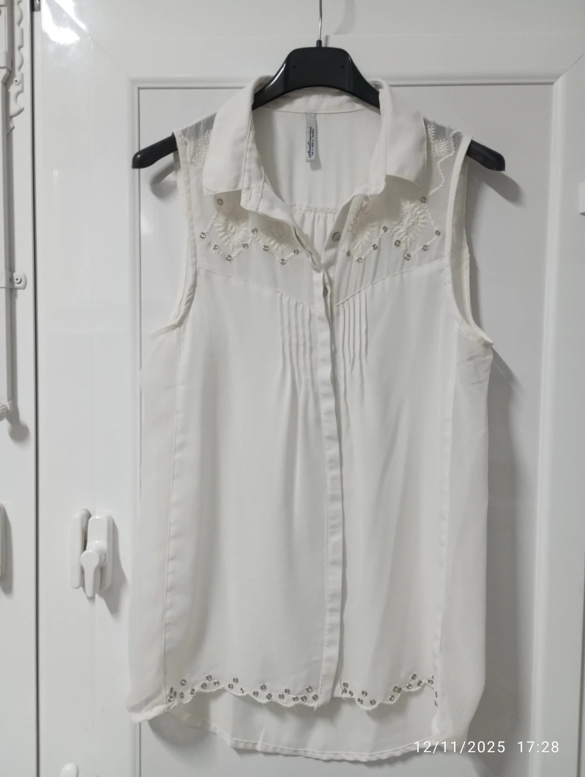 Blusa Stradivarius con detalles joya y bordados – Stradivarius – taille S / 36 / 8