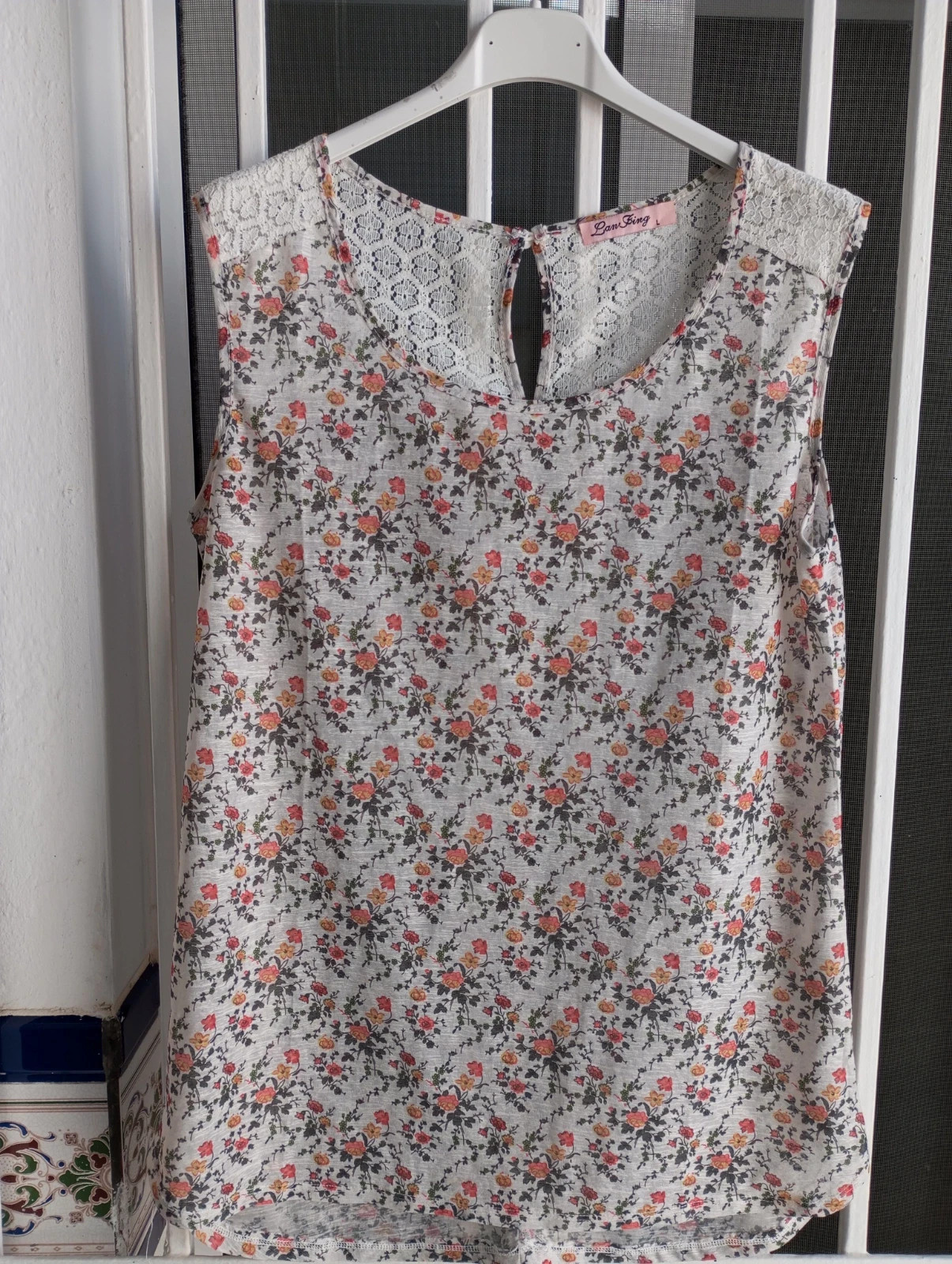 Blusa flores y encaje Talla L (Como nueva) – Moda Italiana – taille L / 40 / 12