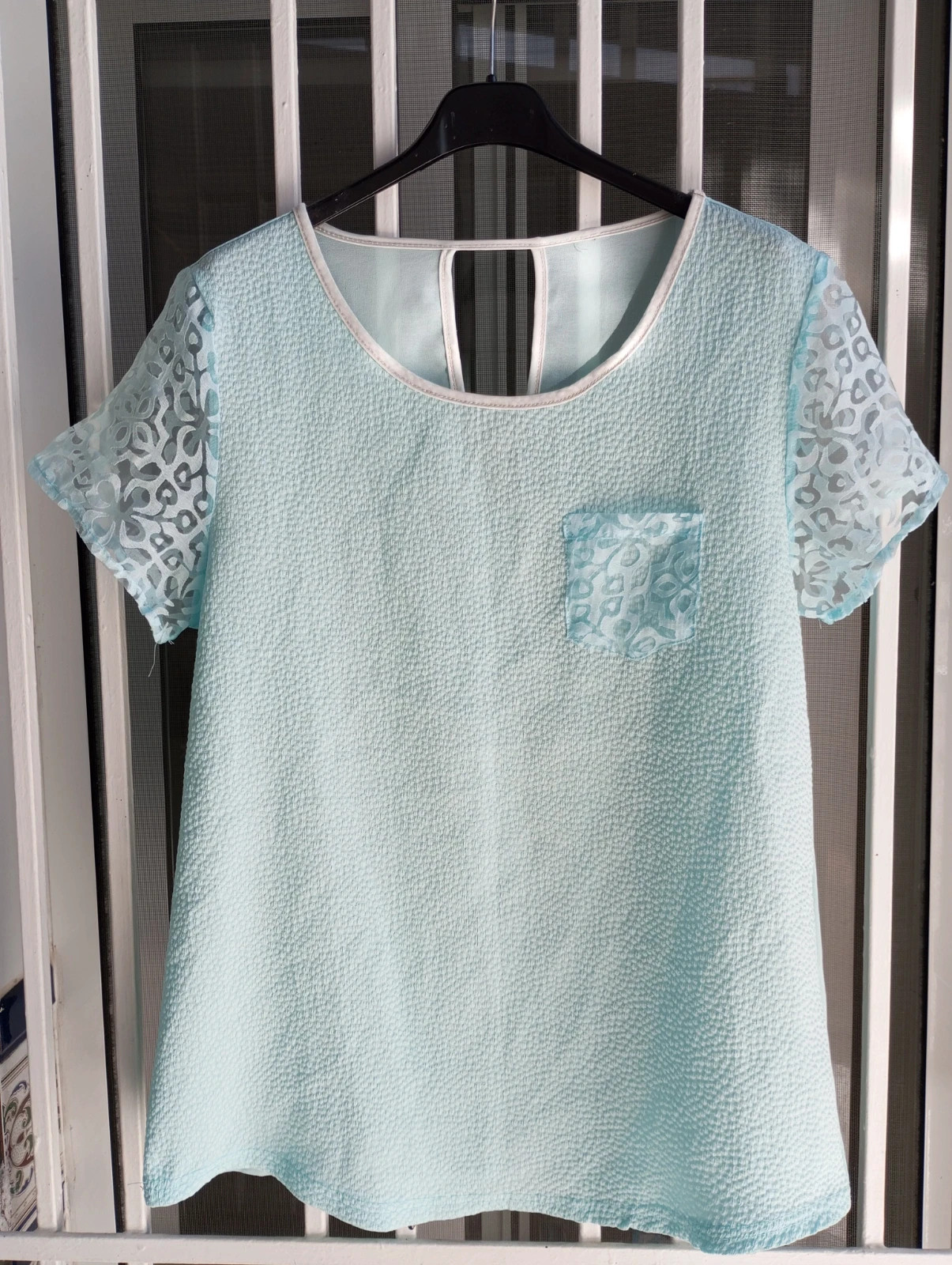 Blusa verde agua con encaje • Nueva! Talla L