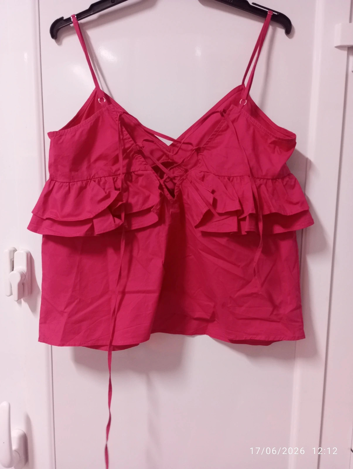 Top fucsia con volantes y espalda descubierta de Stradivarius (Talla L) – Stradivarius – taille L / 40 / 12 2