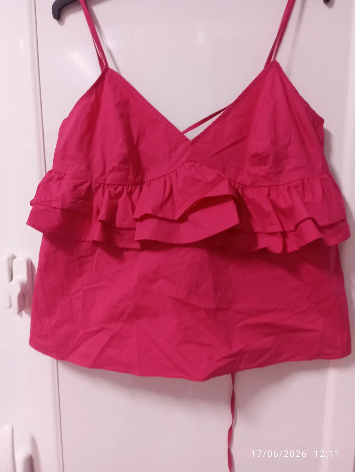 Top fucsia con volantes y espalda descubierta de Stradivarius (Talla L) – Stradivarius – taille L / 40 / 12